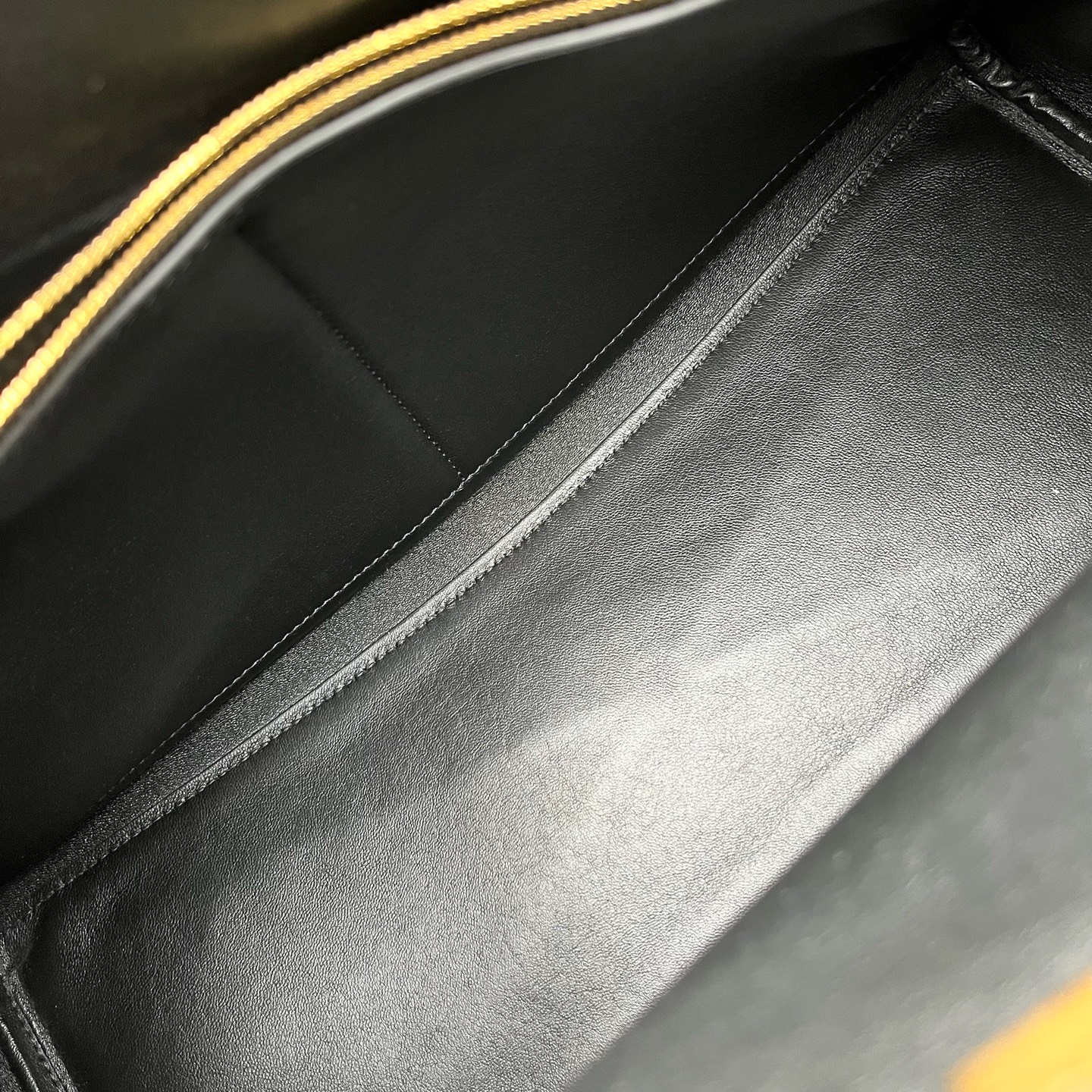 Balenciaga Bel Air Black Smooth Calfskin Tote Bag Authentic - Image 4