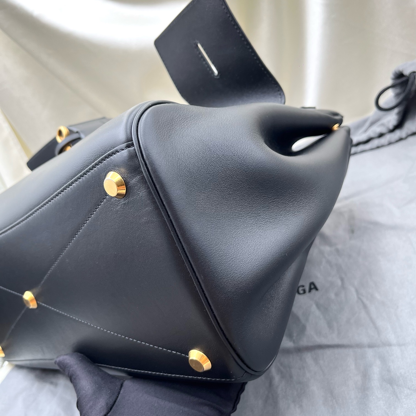 Balenciaga Bel Air Black Smooth Calfskin Tote Bag Authentic - Image 8