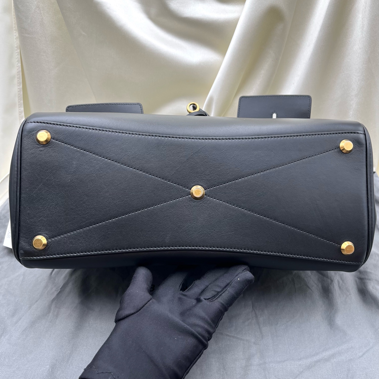 Balenciaga Bel Air Black Smooth Calfskin Tote Bag Authentic - Image 9