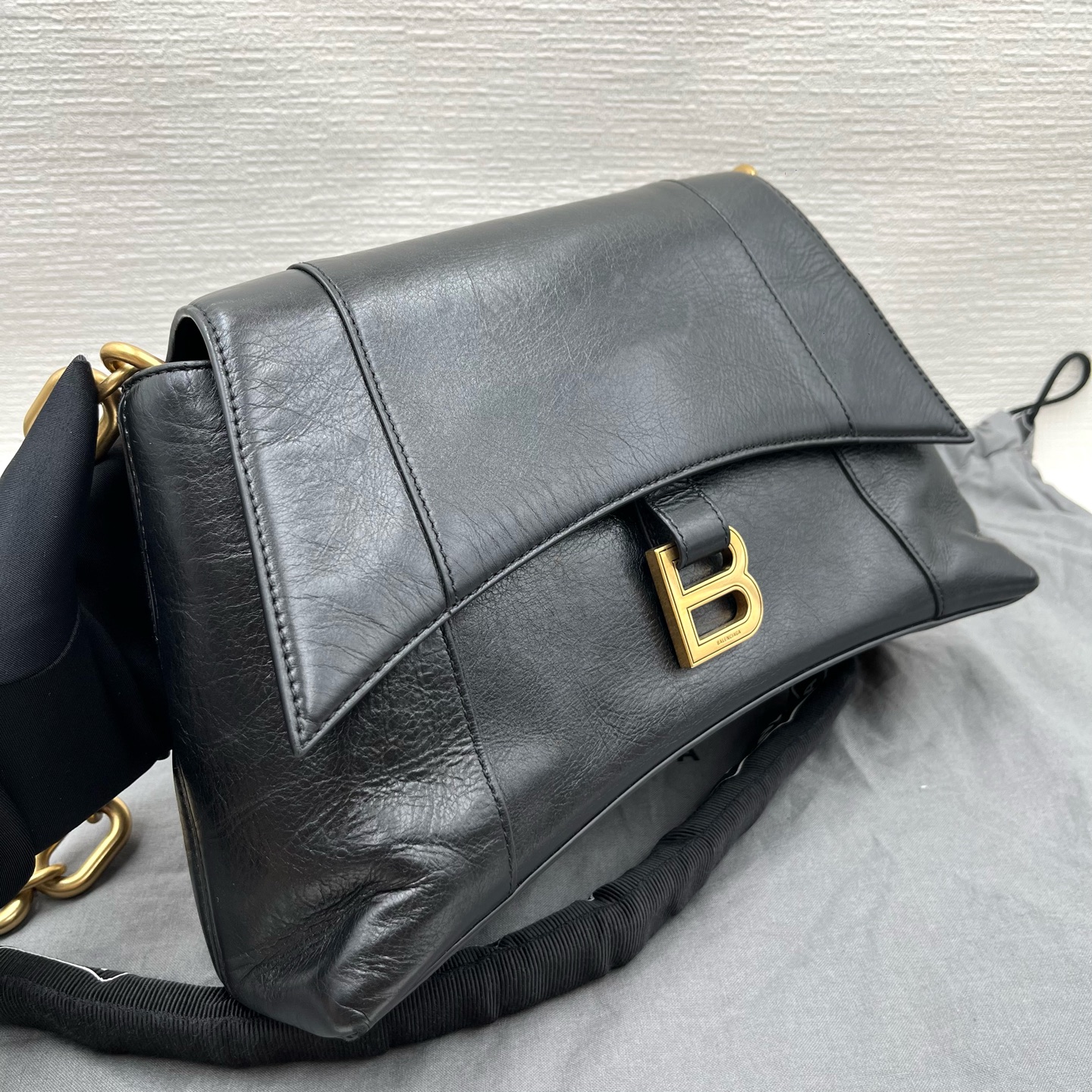 Balenciaga Downtown 6890581I7BM1090 Calfskin Nylon Shoulder Bag Authentic - Image 2