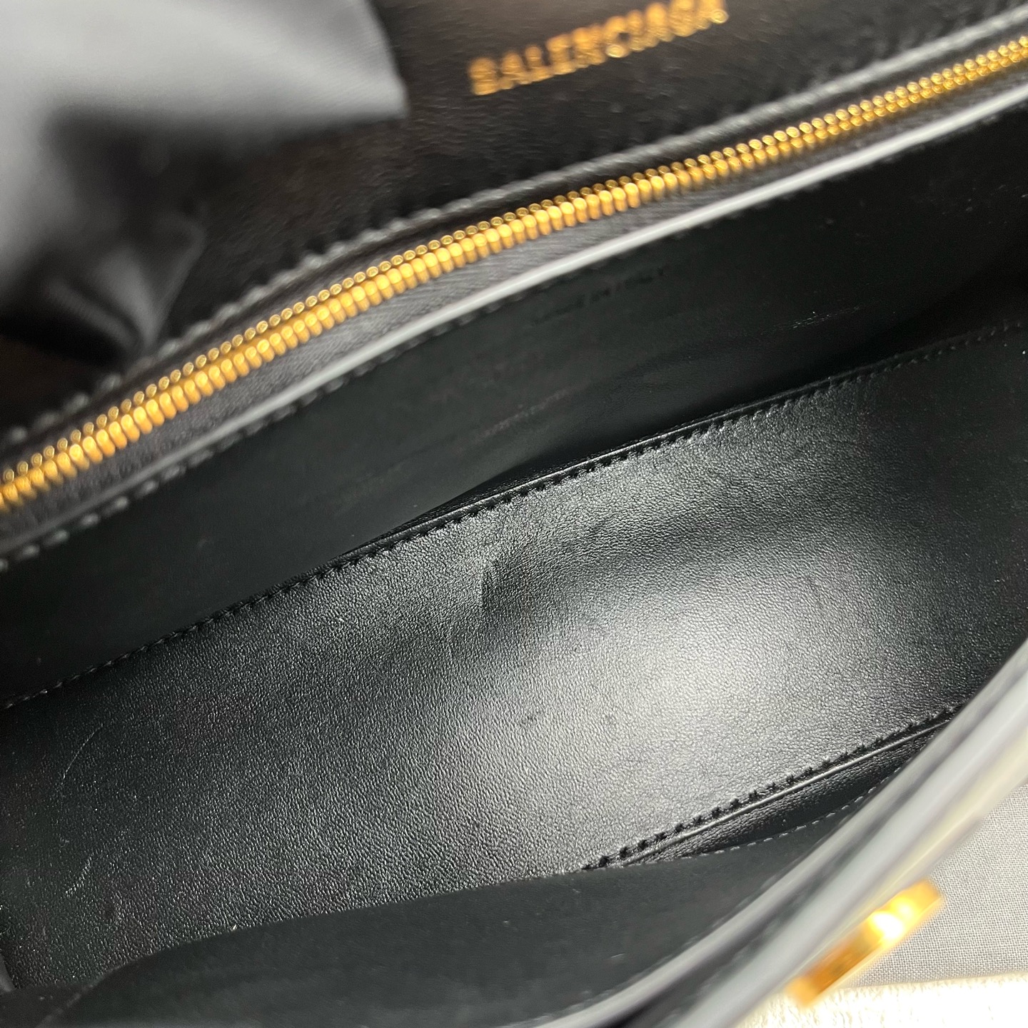 Balenciaga Downtown 6890581I7BM1090 Calfskin Nylon Shoulder Bag Authentic - Image 6