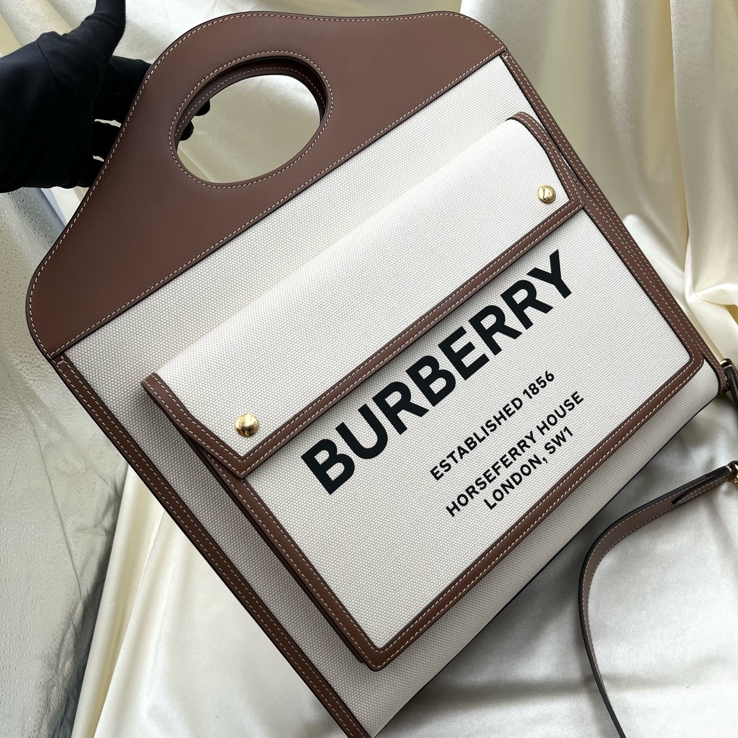 Burberry Pocket Bag Vintage Two-Tone Leather Shoulder Crossbody Tote M Authentic