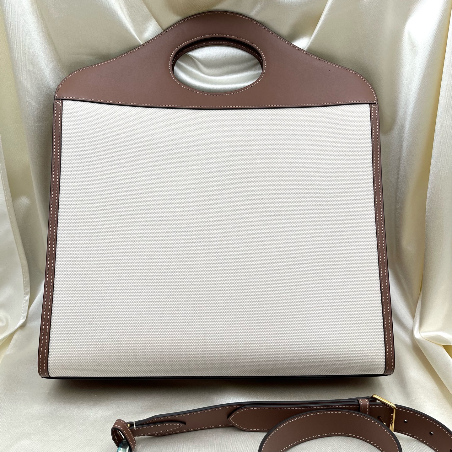 Burberry Pocket Bag Vintage Two-Tone Leather Shoulder Crossbody Tote M Authentic - Image 9