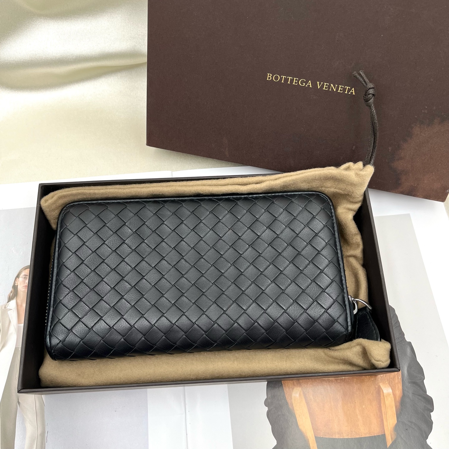 Bottega Veneta Intrecciato Leather Wallet Authentic - Image 2