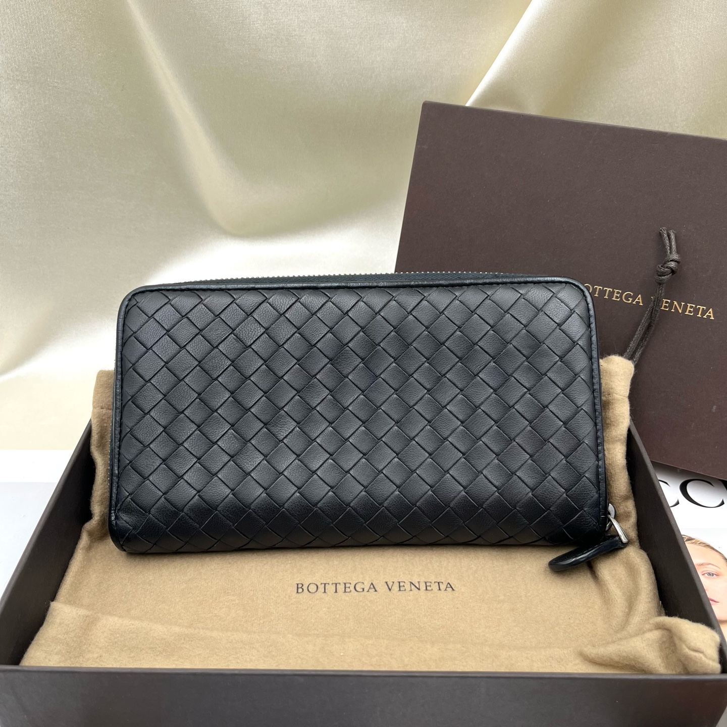 Bottega Veneta Intrecciato Leather Wallet Authentic - Image 9
