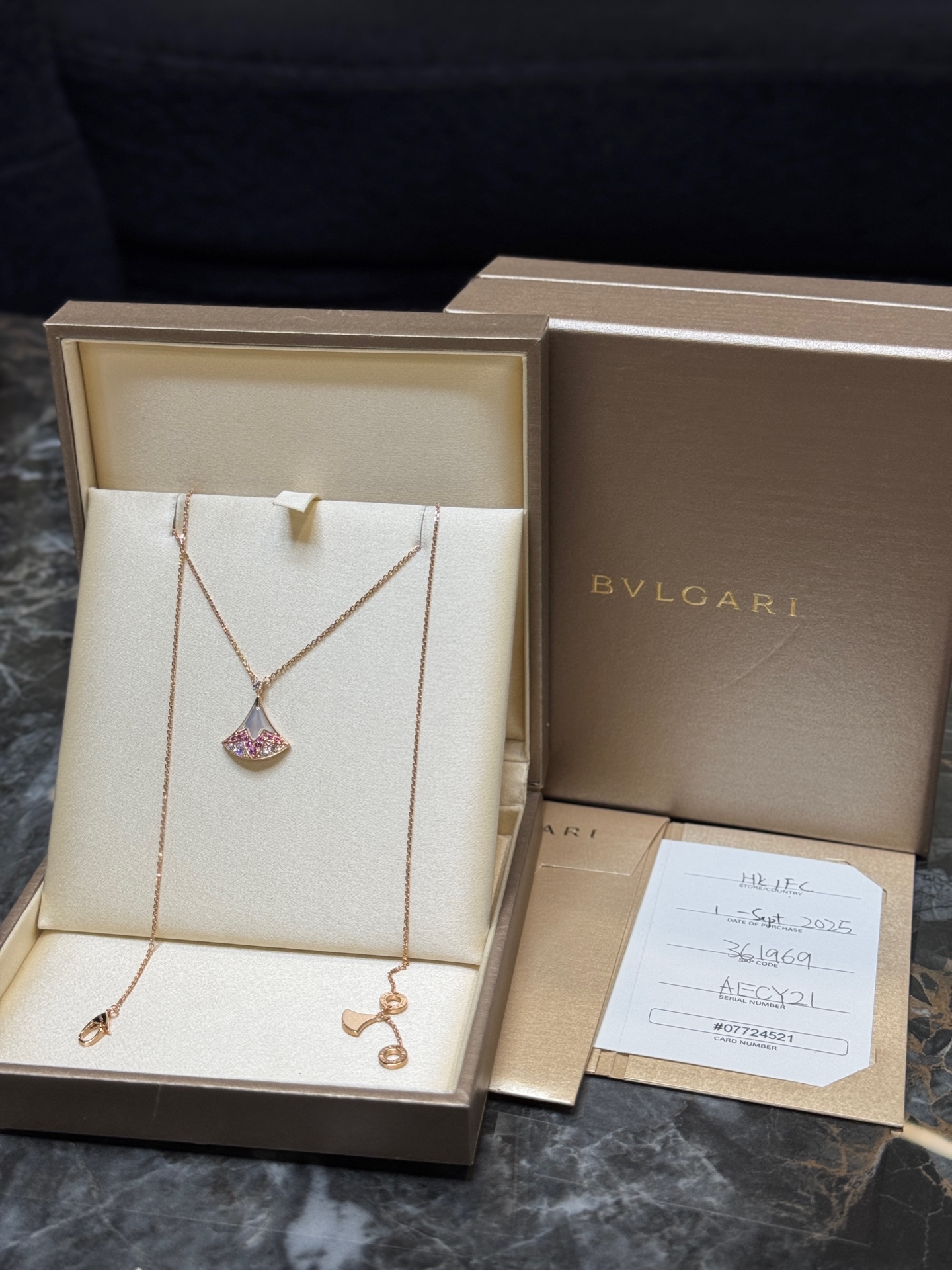 Bvlgari 2025 Valentine Pink Mother of Pearl Fan Necklace Set Authentic - Image 2
