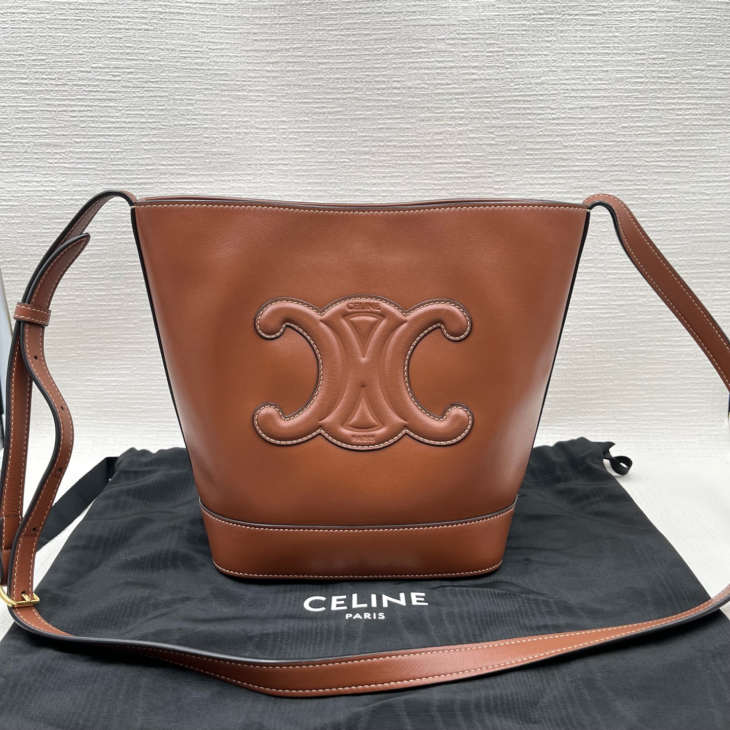 Celine Triomphe Small Smooth Calfskin Bucket Bag Taupe Authentic - Image 2