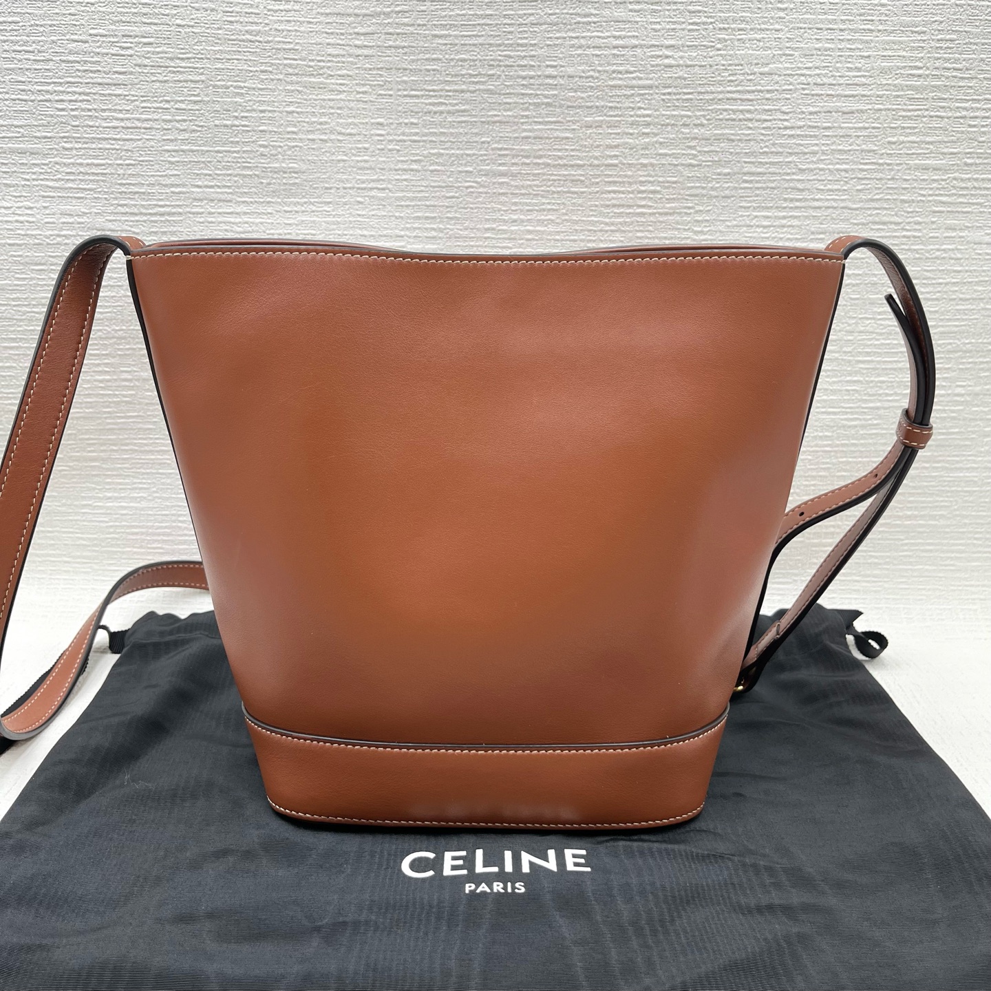 Celine Triomphe Small Smooth Calfskin Bucket Bag Taupe Authentic - Image 3