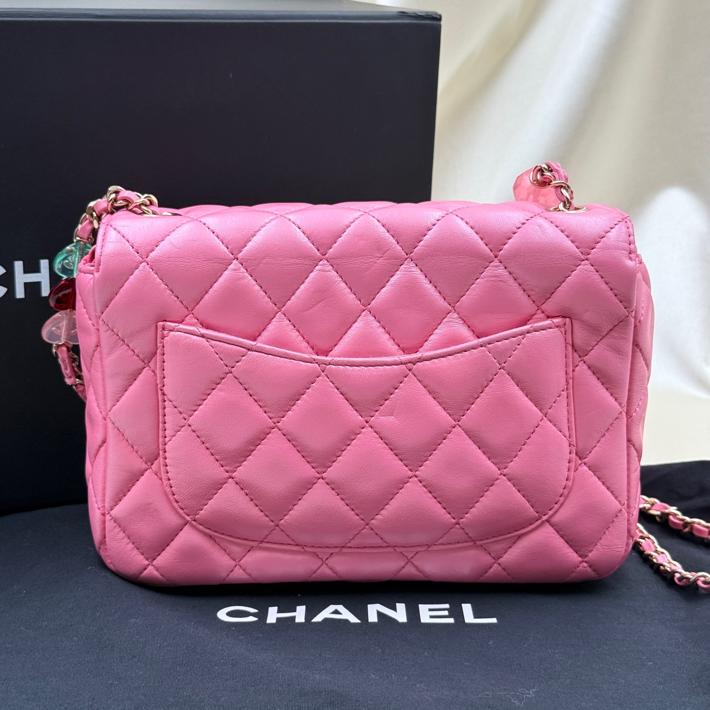 CHANEL 23P Enamel Lock Heart Chain Flap Bag Pink Lambskin Crossbody Authentic - Image 4