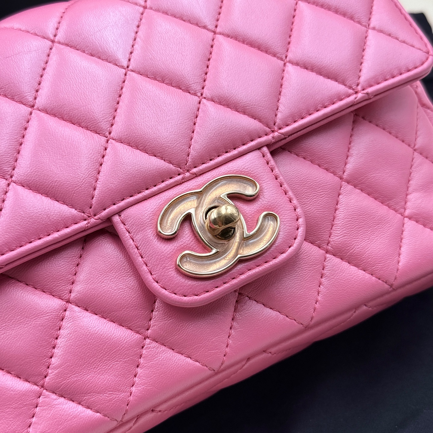 CHANEL 23P Enamel Lock Heart Chain Flap Bag Pink Lambskin Crossbody Authentic - Image 7