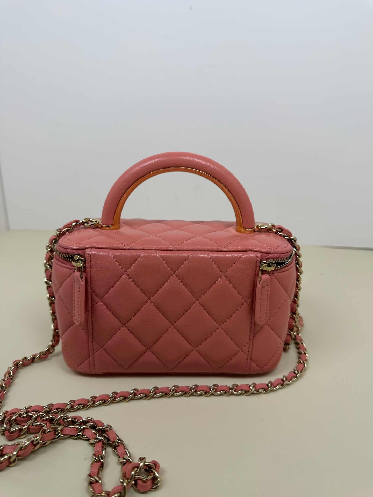 Chanel 22A Pink Lambskin Gold Hardware Box Bag 16cm Authentic - Image 2