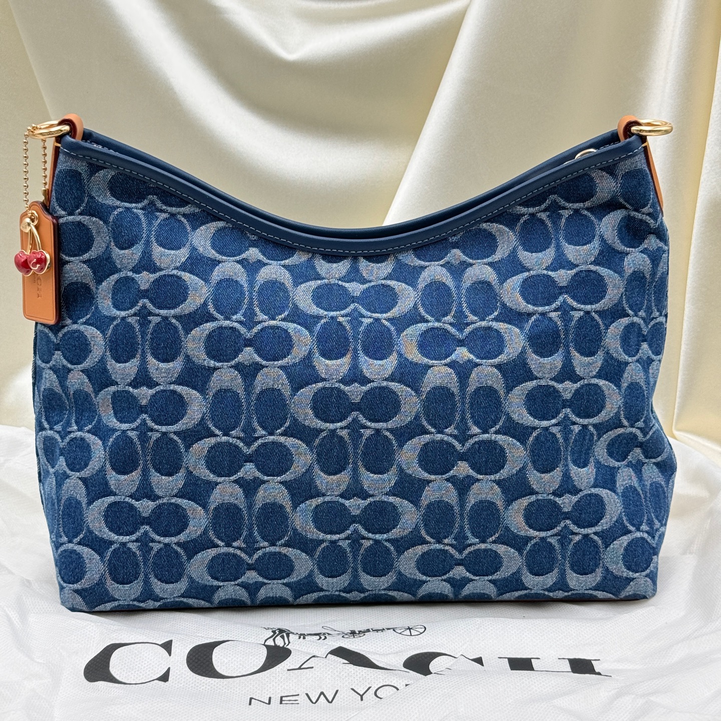 COACH Laurel 31 CY702-IMXIA Denim Blue Fabric Shoulder Bag Authentic - Image 5