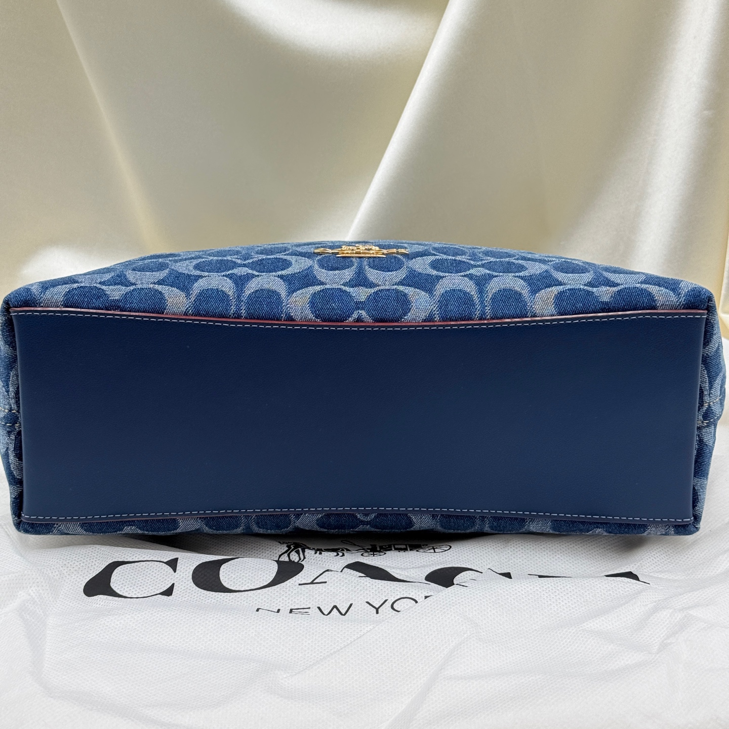 COACH Laurel 31 CY702-IMXIA Denim Blue Fabric Shoulder Bag Authentic - Image 6
