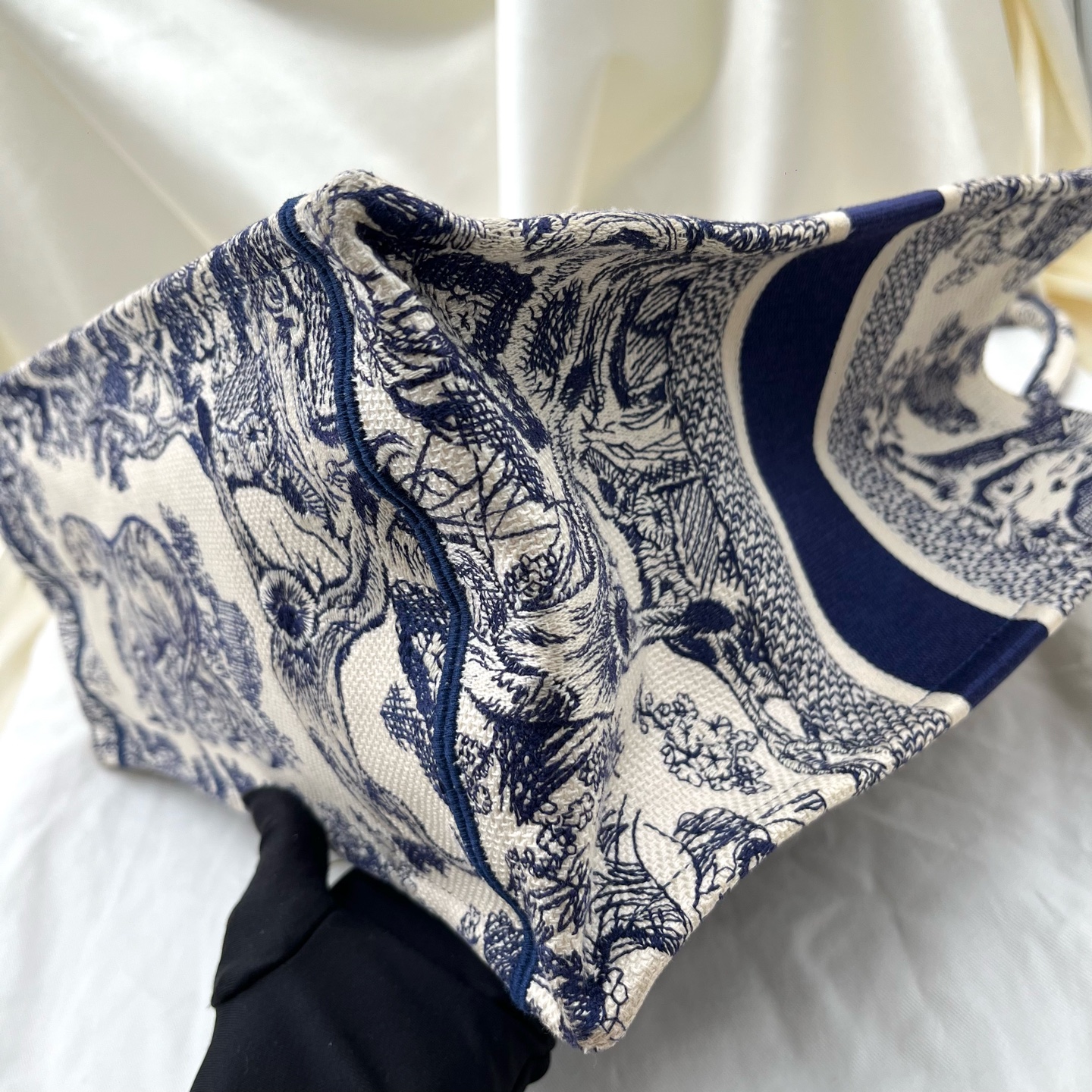 DIOR BookTote Jungle Tiger Toile de Jouy Embroidery Tote Bag Blue Authentic - Image 2