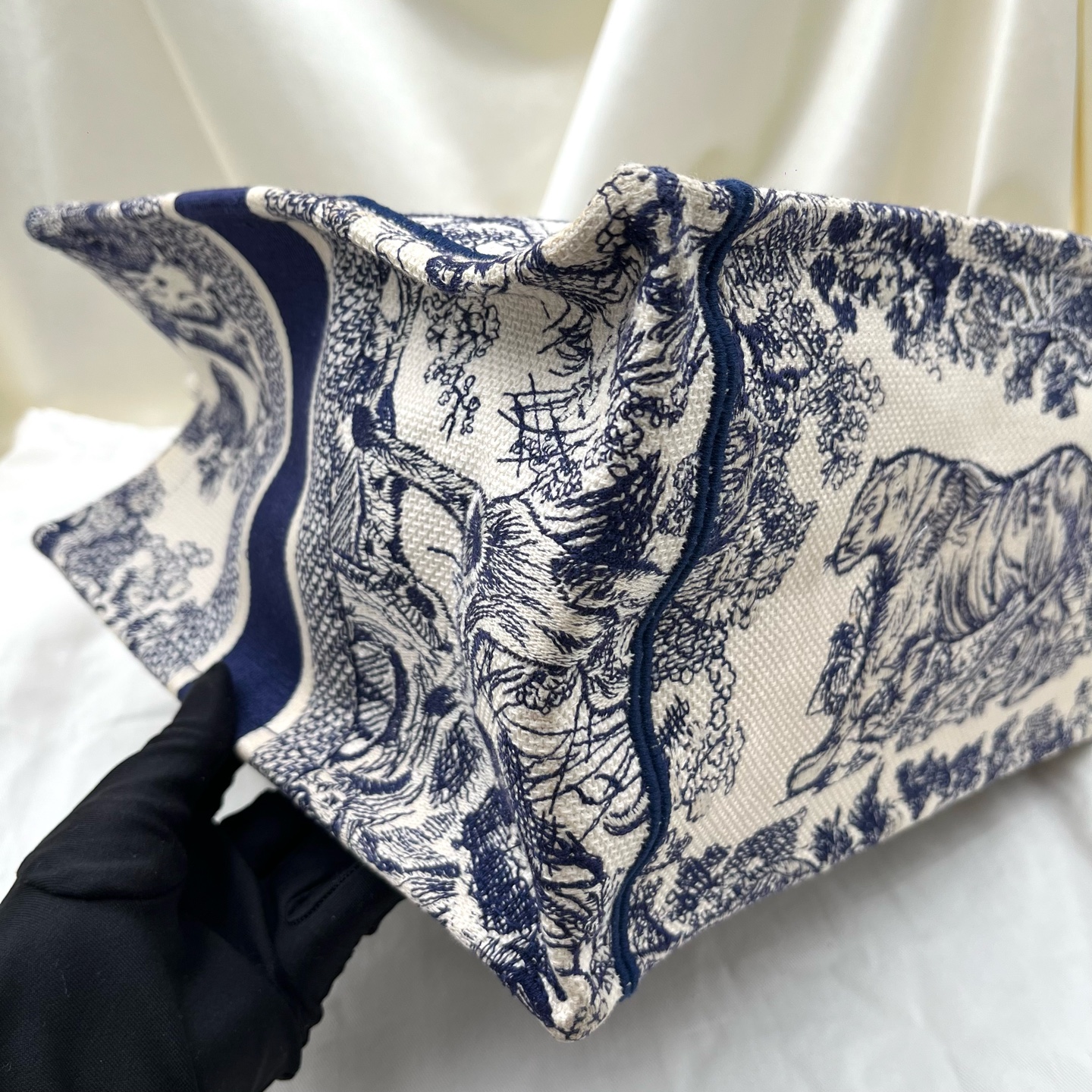 DIOR BookTote Jungle Tiger Toile de Jouy Embroidery Tote Bag Blue Authentic - Image 9