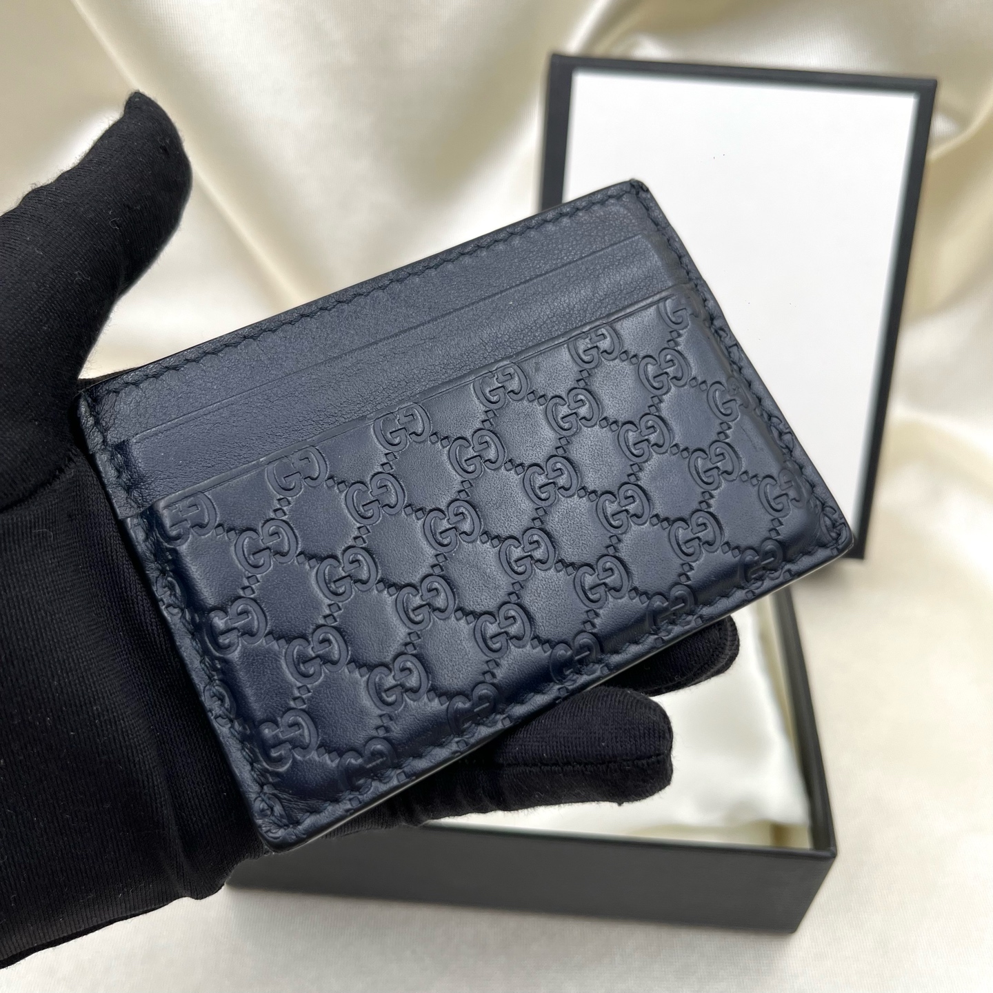 GUCCI Card Holder Logo Embossed Leather Navy Blue 262837 Authentic - Image 2