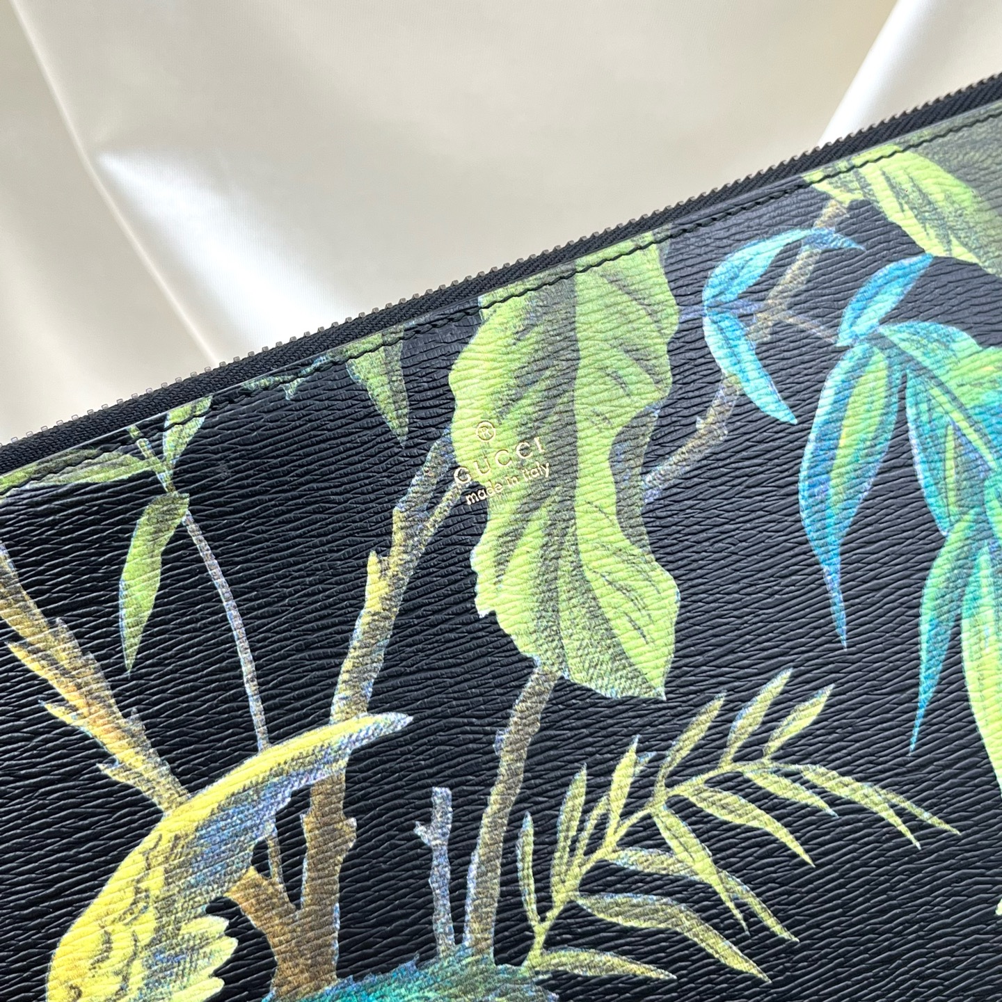 GUCCI Floral Print Leather Pouch Clutch 31cm Authentic - Image 6