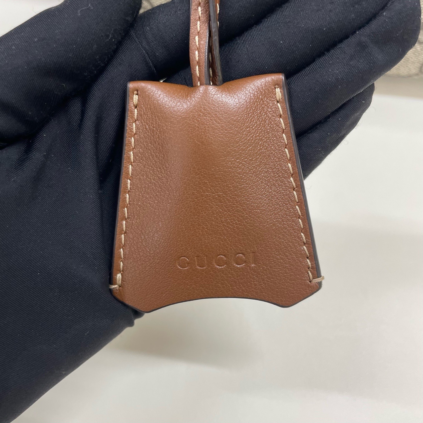 Gucci Padlock Medium Shoulder Bag Caramel Leather Authentic - Image 9