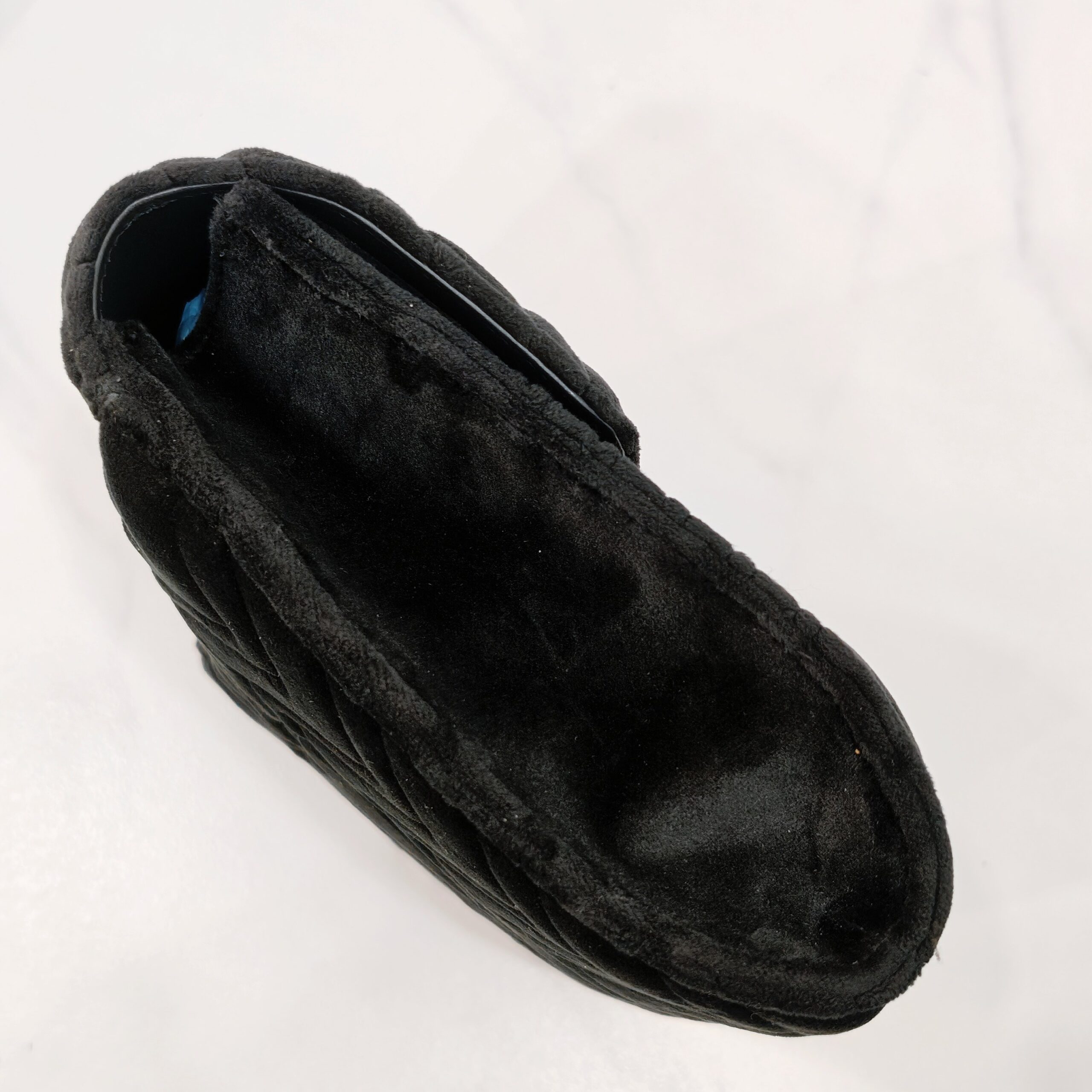 Gucci GG Marmot Matelassé Velvet Clutch Black Velvet Authentic - Image 3