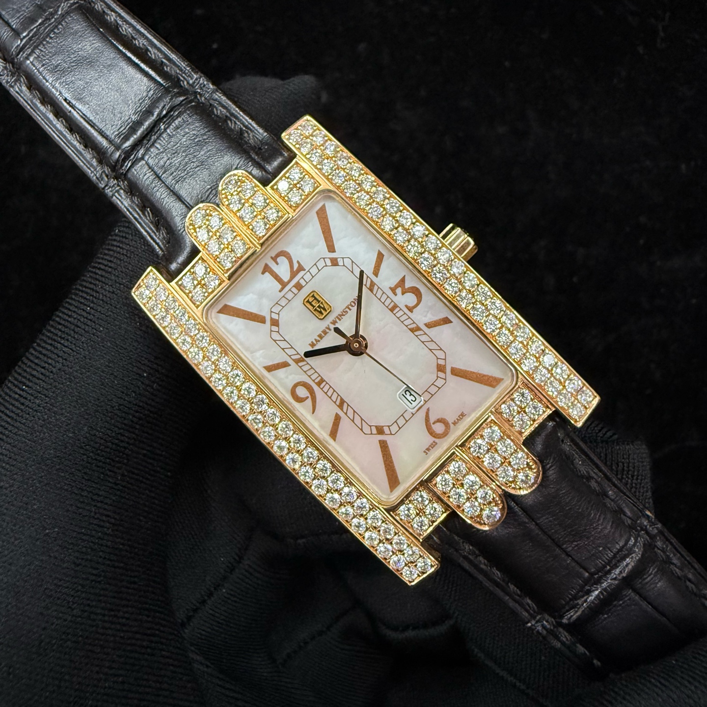 HW Harry Winston 18k Rose Gold Diamond 26x40mm MOP Dial Quartz Ladies Authentic - Image 2