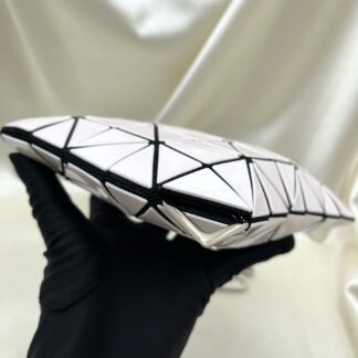 ISSEY MIYAKE Flipper Geometric Diamond Shiny Clutch Bag Chalk White Authentic