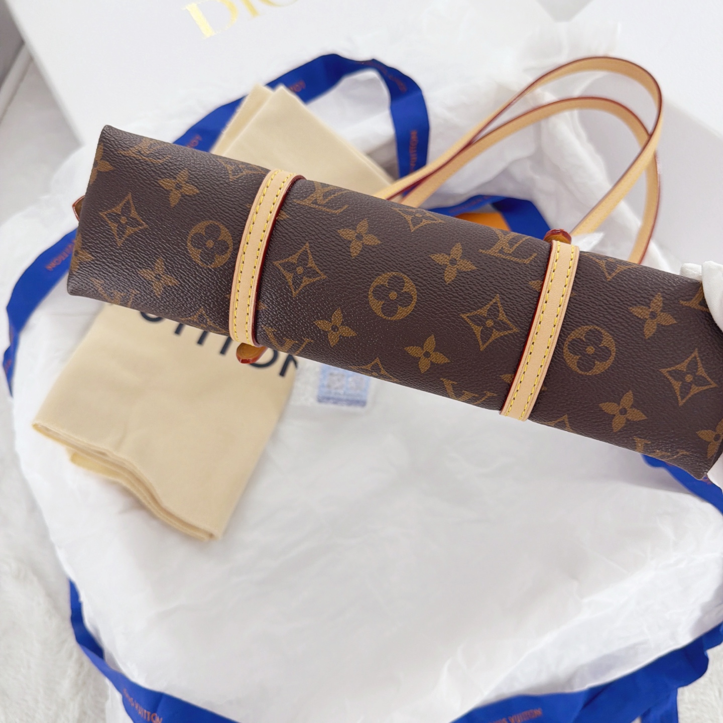 LV Eastwest New Long Strap Shell Bag Authentic - Image 4