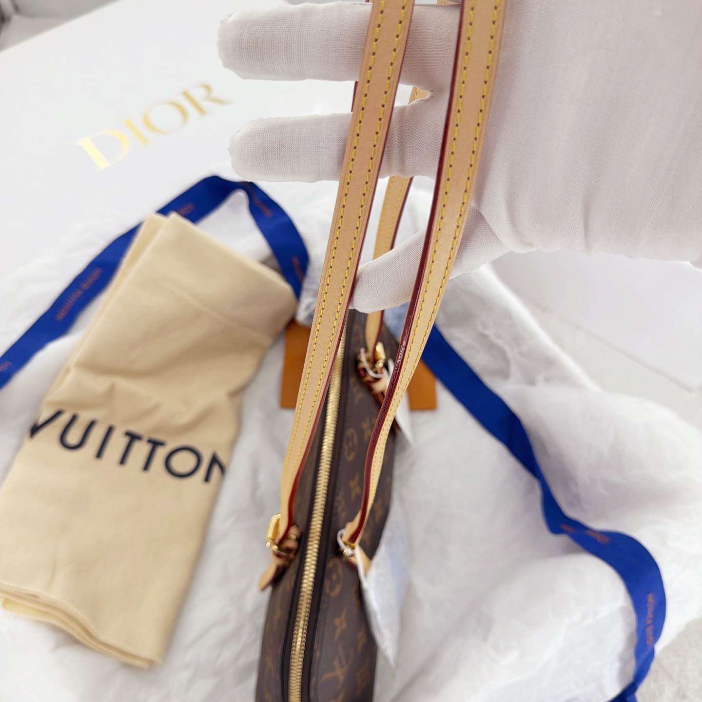 LV Eastwest New Long Strap Shell Bag Authentic - Image 6