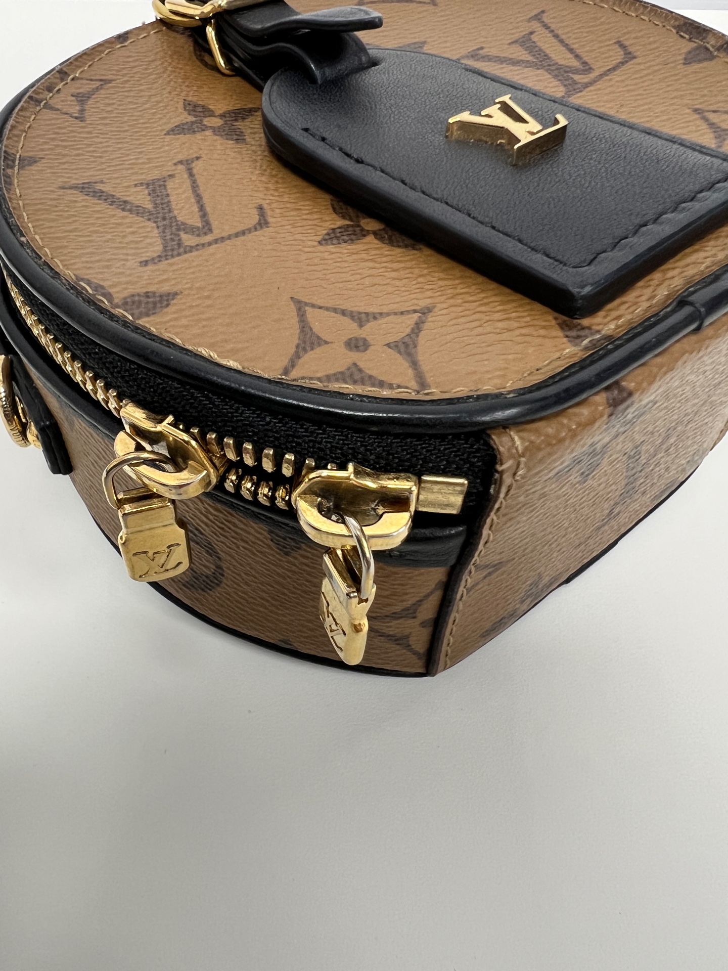 LV Louis Vuitton Boite Chapeau Mini Monogram Brown Crossbody Authentic - Image 3
