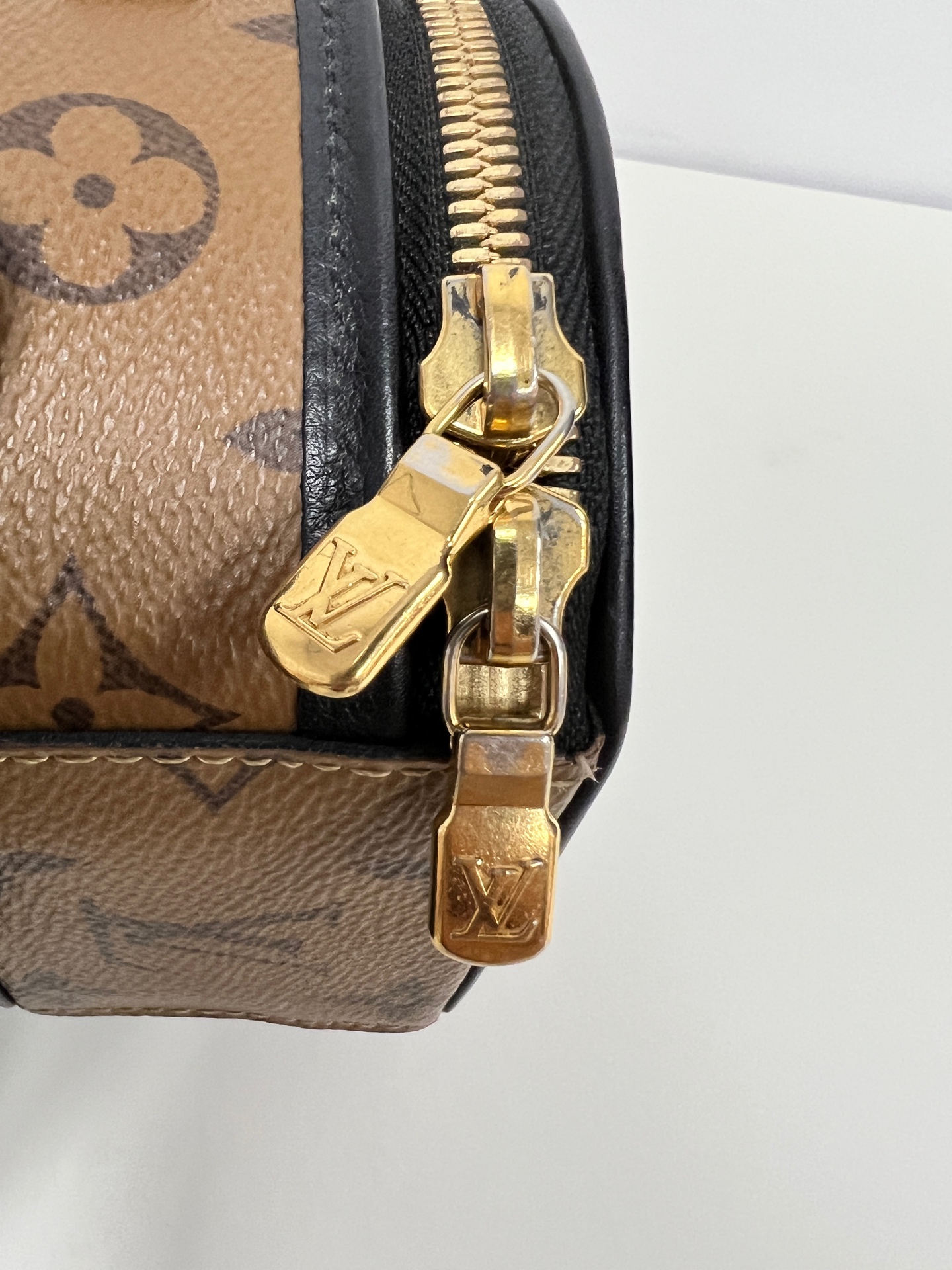 LV Louis Vuitton Boite Chapeau Mini Monogram Brown Crossbody Authentic - Image 9