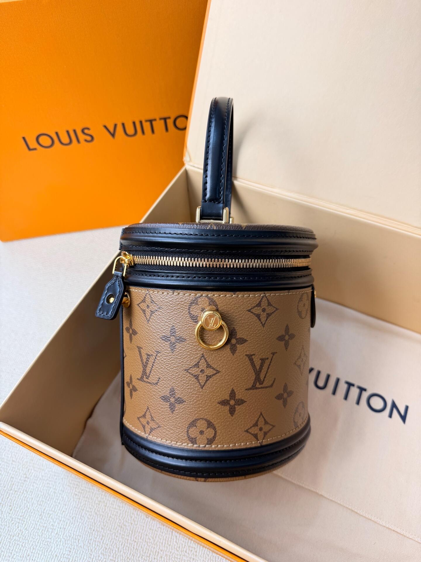 LV Bucket Drawstring Bag Monogram Canvas Authentic - Image 4
