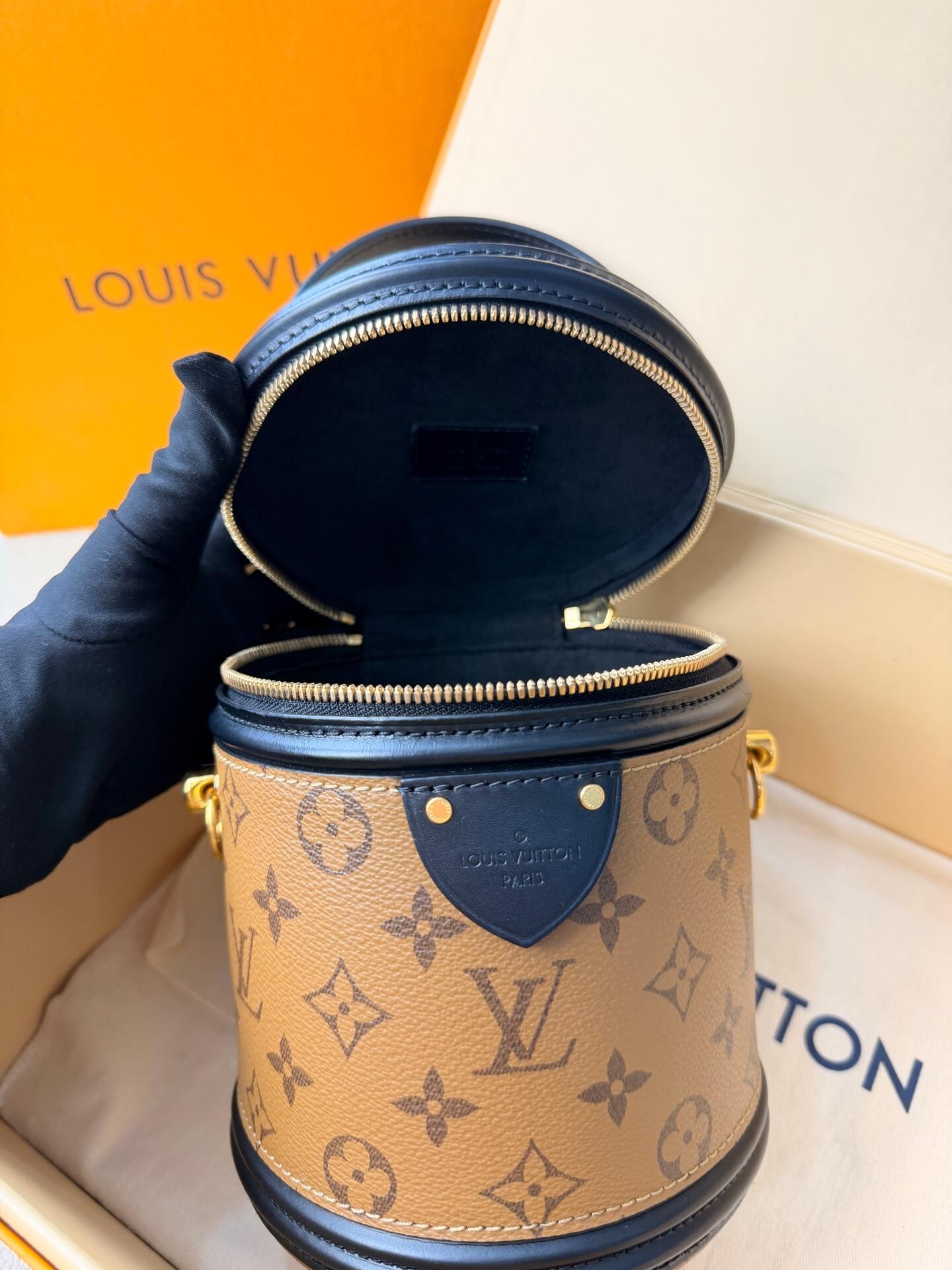 LV Bucket Drawstring Bag Monogram Canvas Authentic - Image 6
