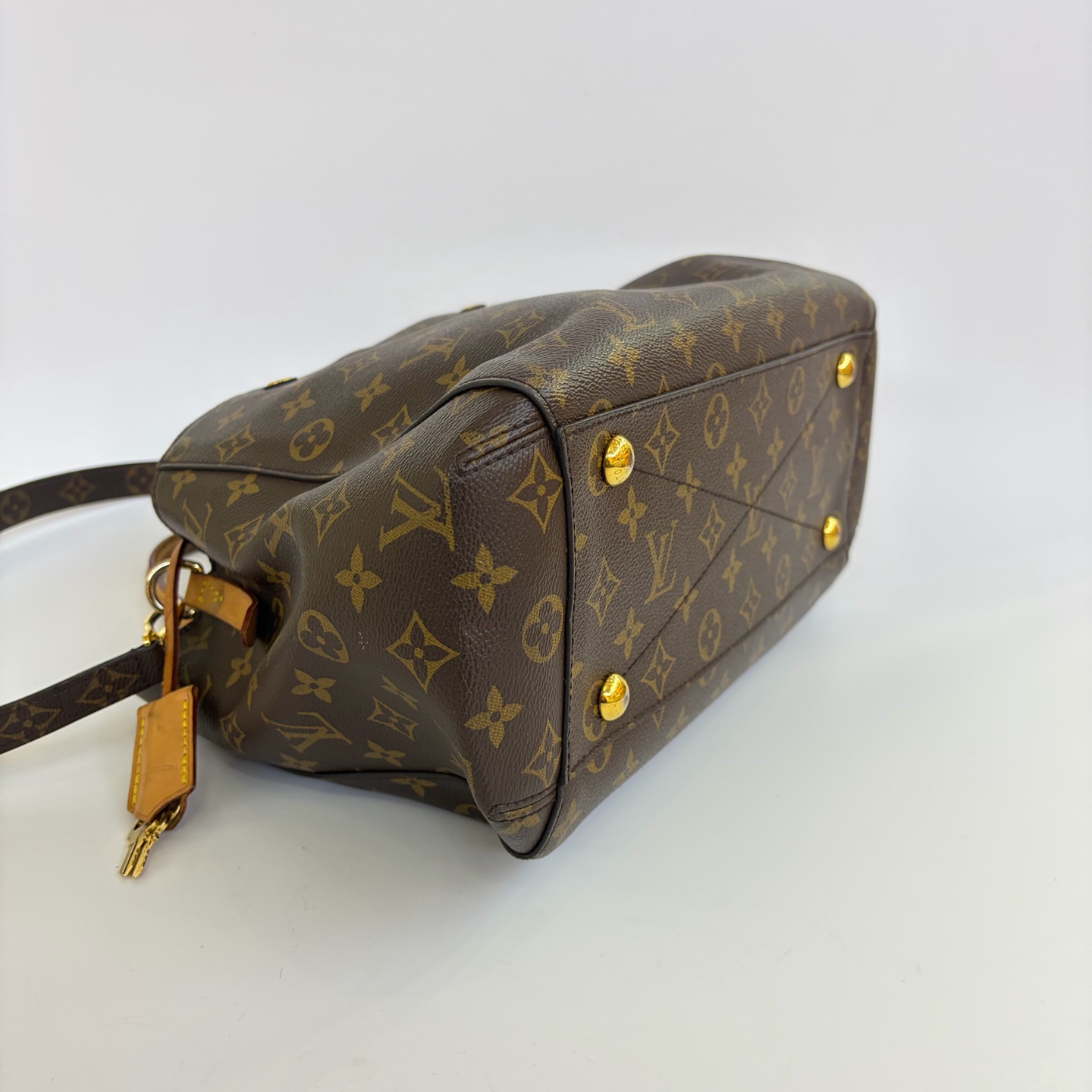 LV Montaigne MM Monogram Canvas Satchel/Top Handle Bag Authentic - Image 5