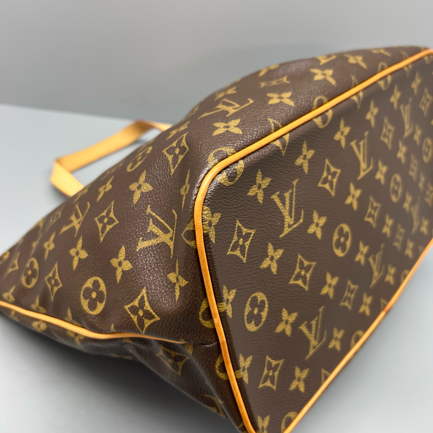 LV Louis Vuitton Paramount Vintage Top Handle Bag 29x26x16cm L0549 Authentic - Image 4