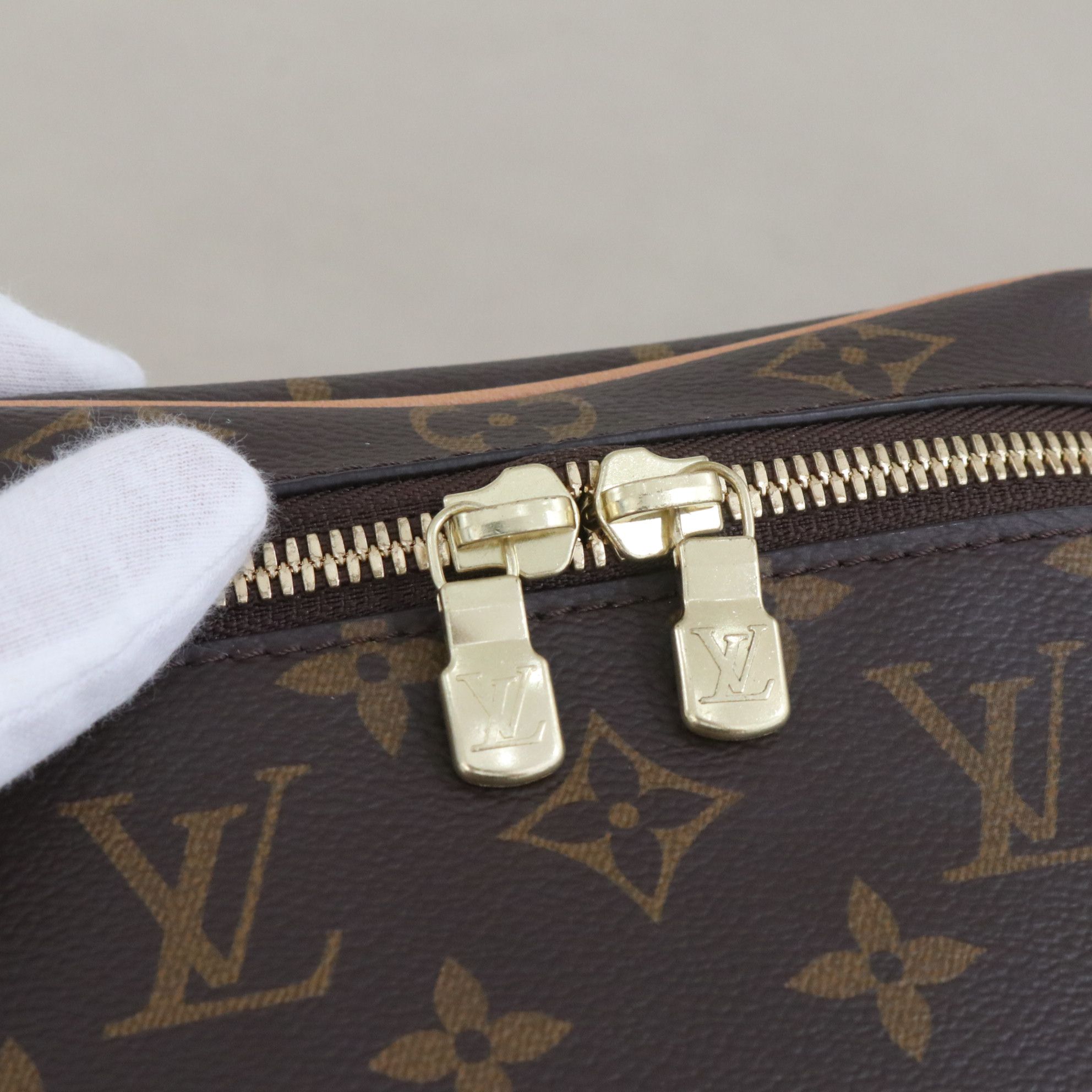 LV Nice Mini M44495 Cosmetic Pouch Monogram Canvas Authentic - Image 4
