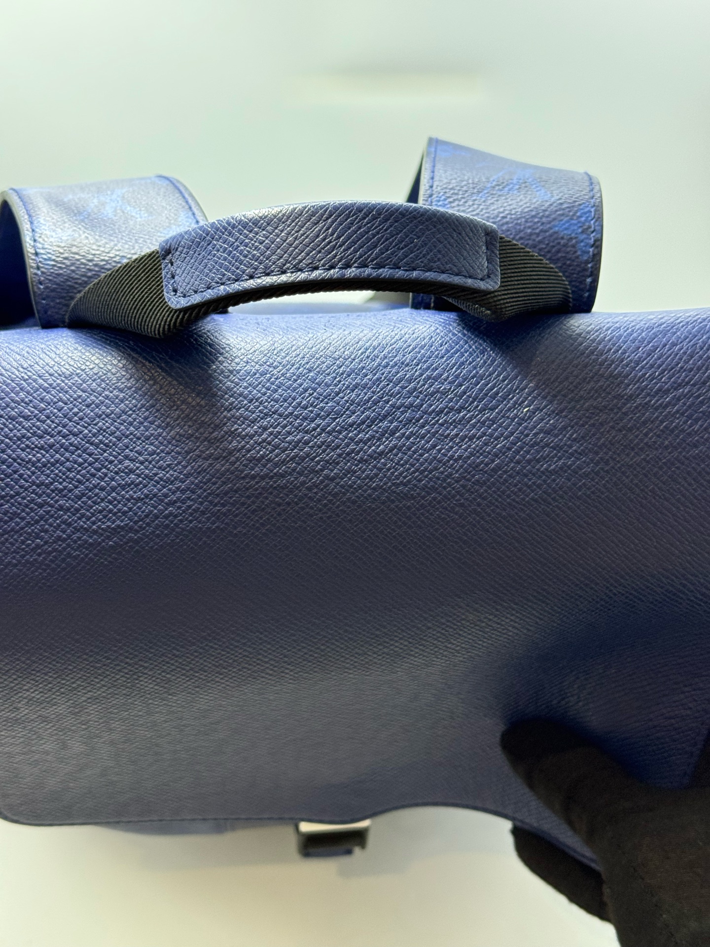 LV Blue Leather Men's Backpack 29cm Authentic - Image 5