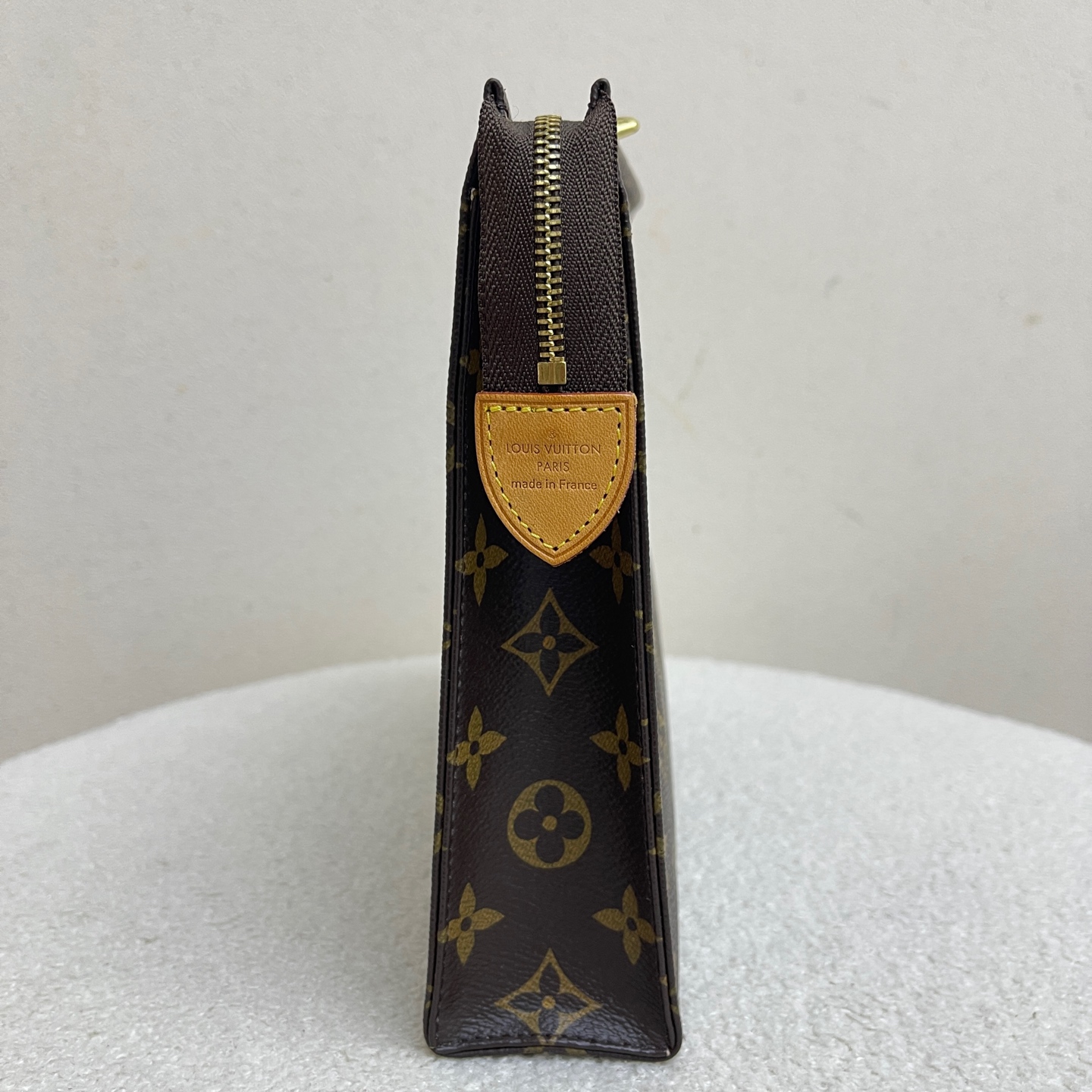 LV Poche Toilette 99% New Louis Vuitton Crossbody Authentic - Image 5