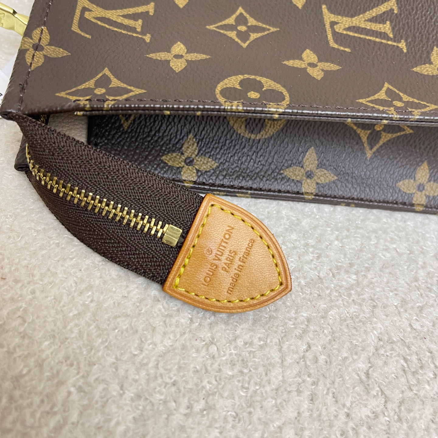 LV Poche Toilette 99% New Louis Vuitton Crossbody Authentic - Image 8