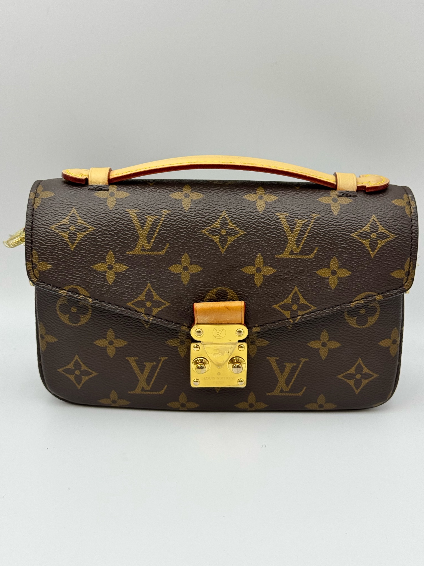 Louis Vuitton Monogram Coated Canvas Mini Messenger Bag 21.5x6x13.5 Authentic - Image 2