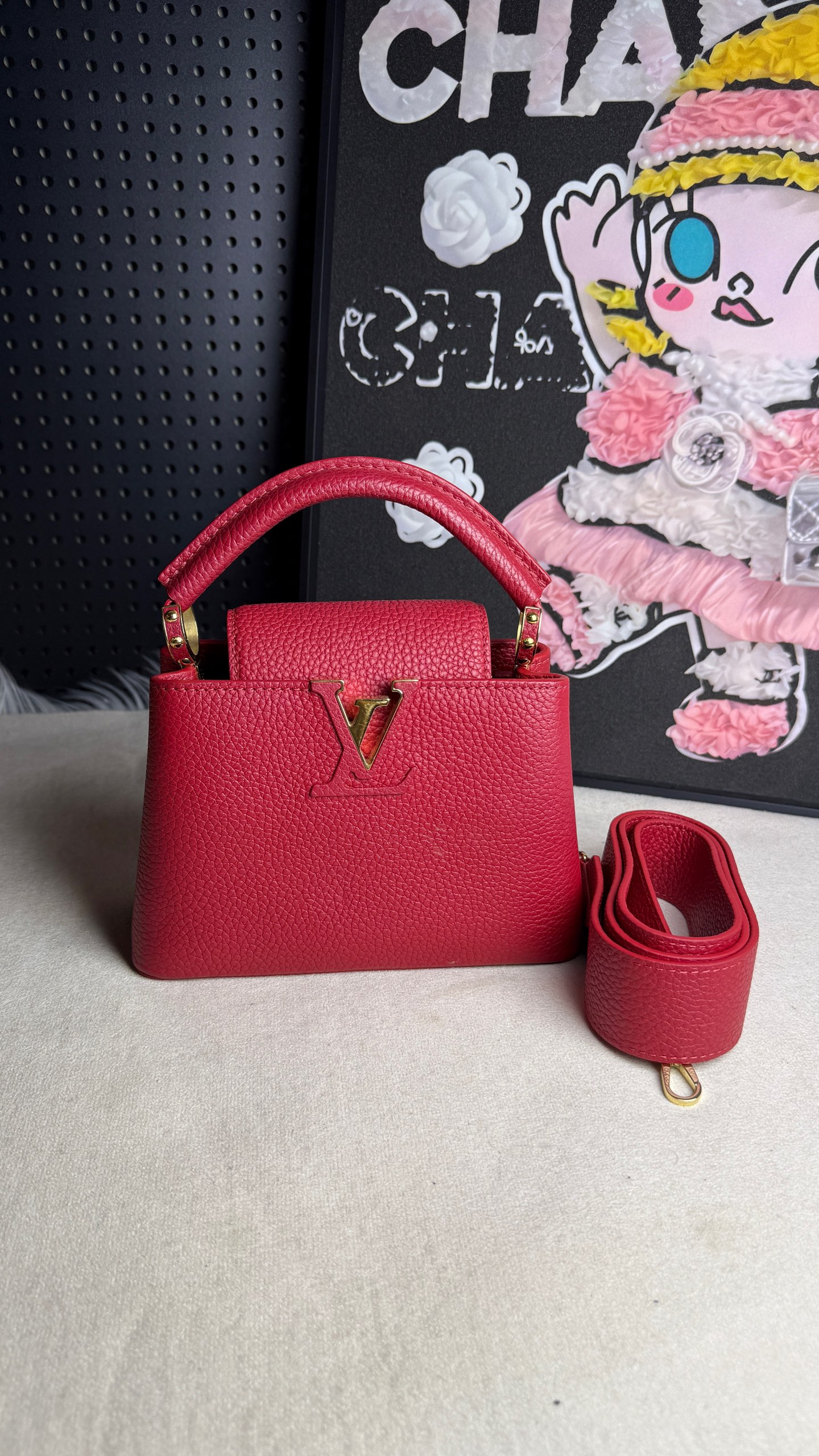 LV Louis Vuitton Capucines Mini Red Gold Hardware Crossbody Authentic - Image 2