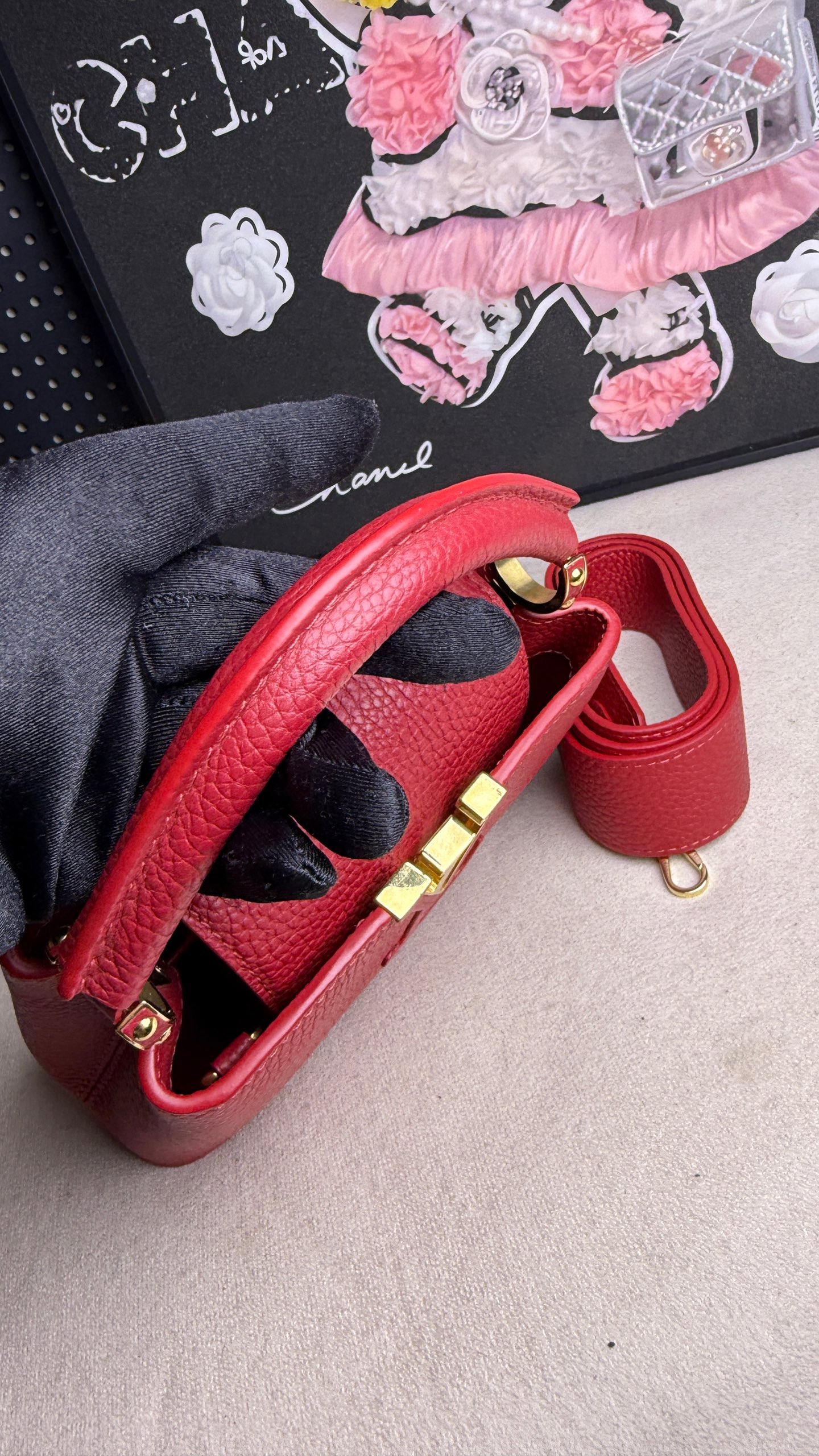 LV Louis Vuitton Capucines Mini Red Gold Hardware Crossbody Authentic - Image 6