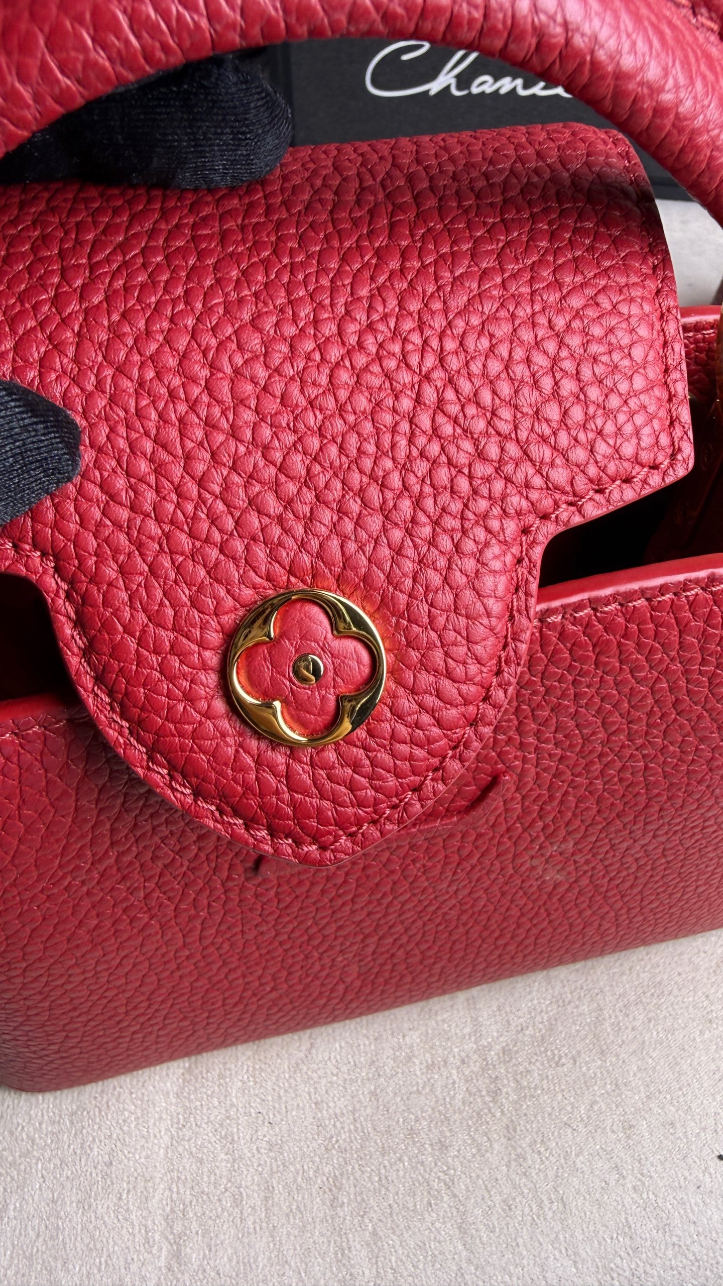 LV Louis Vuitton Capucines Mini Red Gold Hardware Crossbody Authentic - Image 8