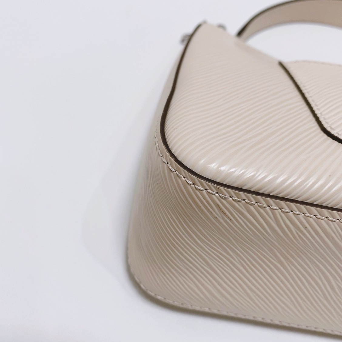 LV Louis Vuitton Marelle White Leather Tote Crossbody Authentic - Image 6