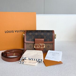 LV Dauphine PM Crossbody Bag Monogram Canvas 20x16x8cm Authentic