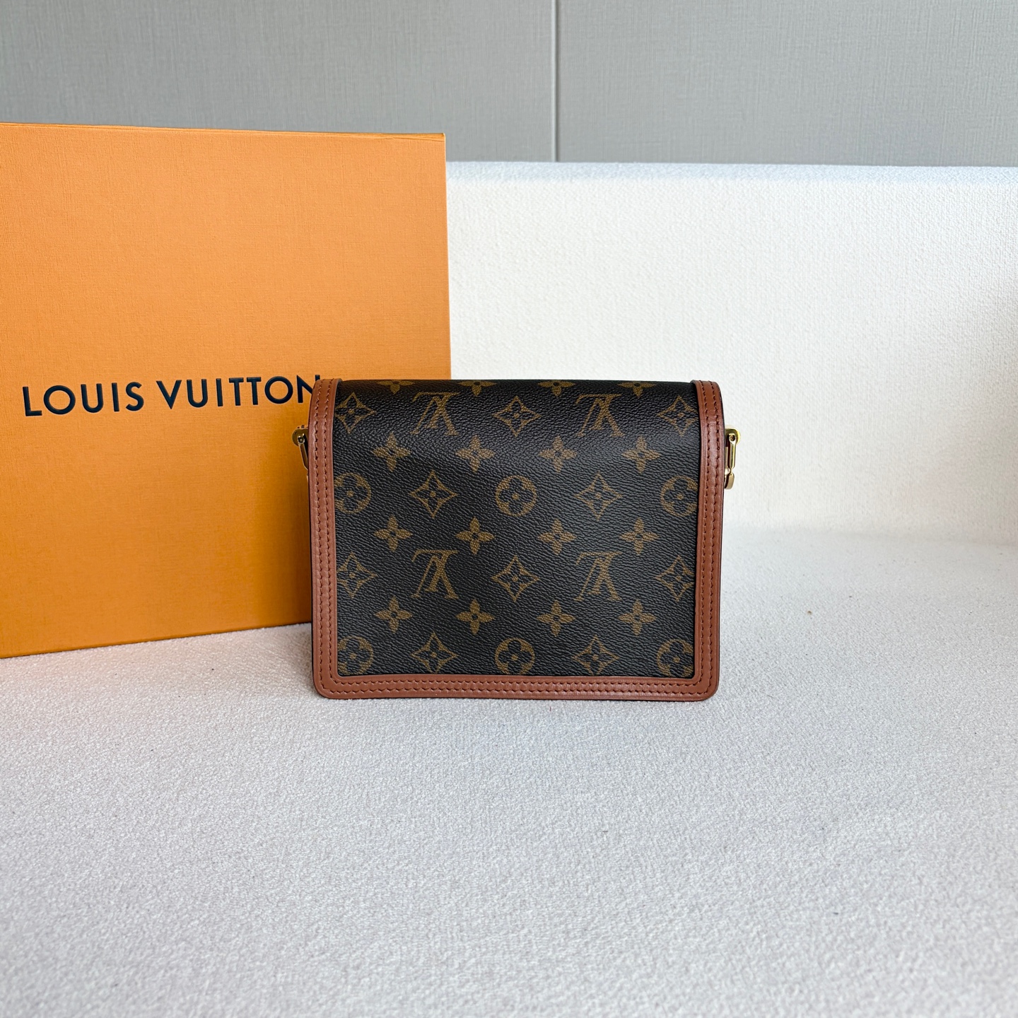 LV Dauphine PM Crossbody Bag Monogram Canvas 20x16x8cm Authentic - Image 3