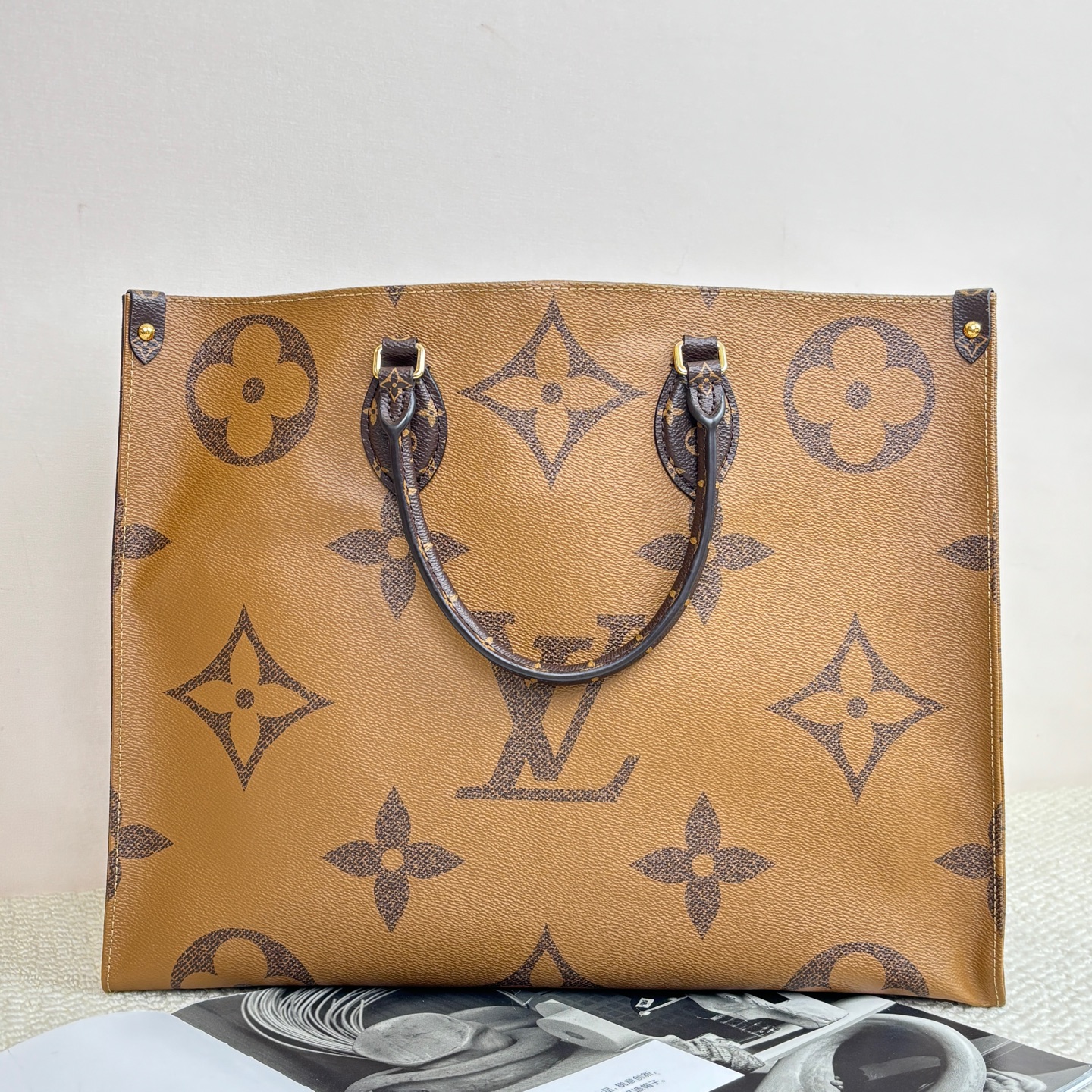 LV Onthego Brown/Caramel Monogram Large Tote Authentic - Image 4