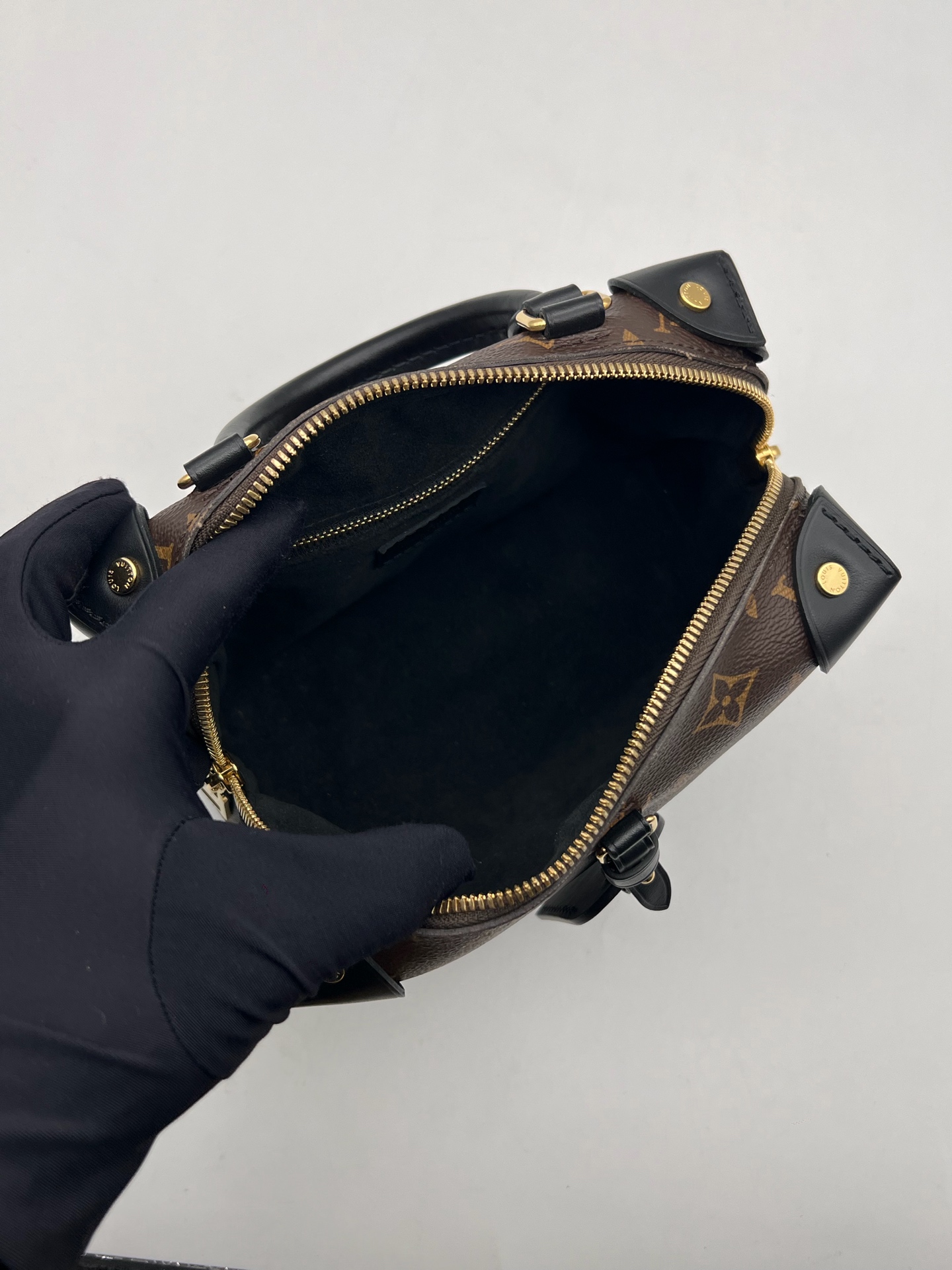 LV Petite Malle Monogram Black Epi Leather Crossbody Bag Authentic - Image 5