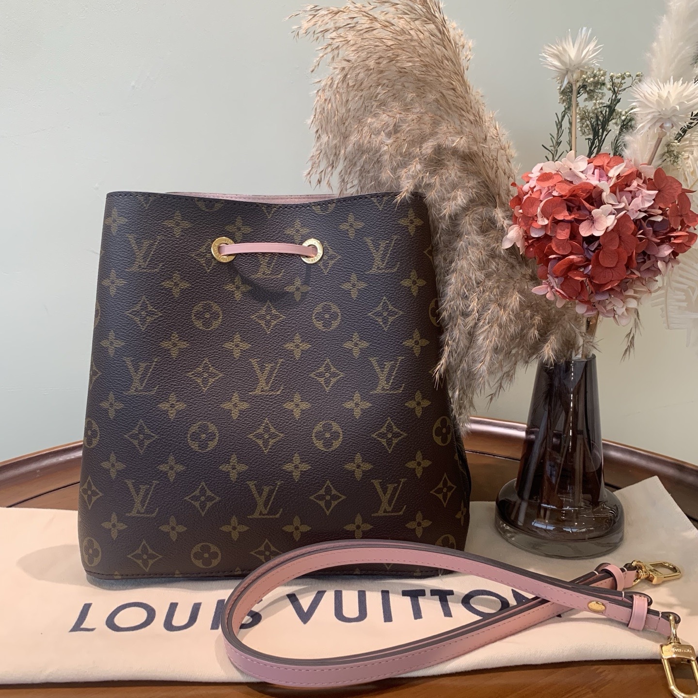 LV Monogram Neonoe Pink Bucket Bag Shoulder Crossbody Authentic - Image 2