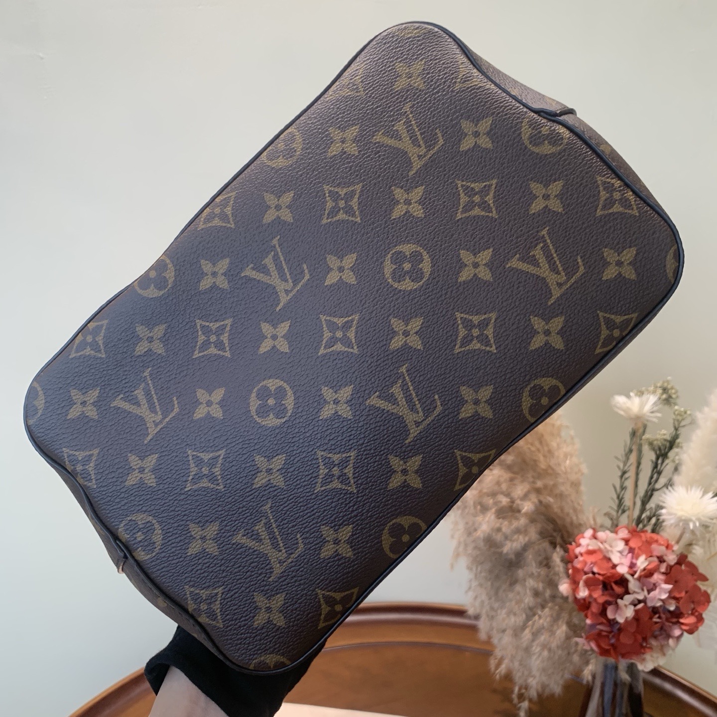 LV Monogram Neonoe Pink Bucket Bag Shoulder Crossbody Authentic - Image 5