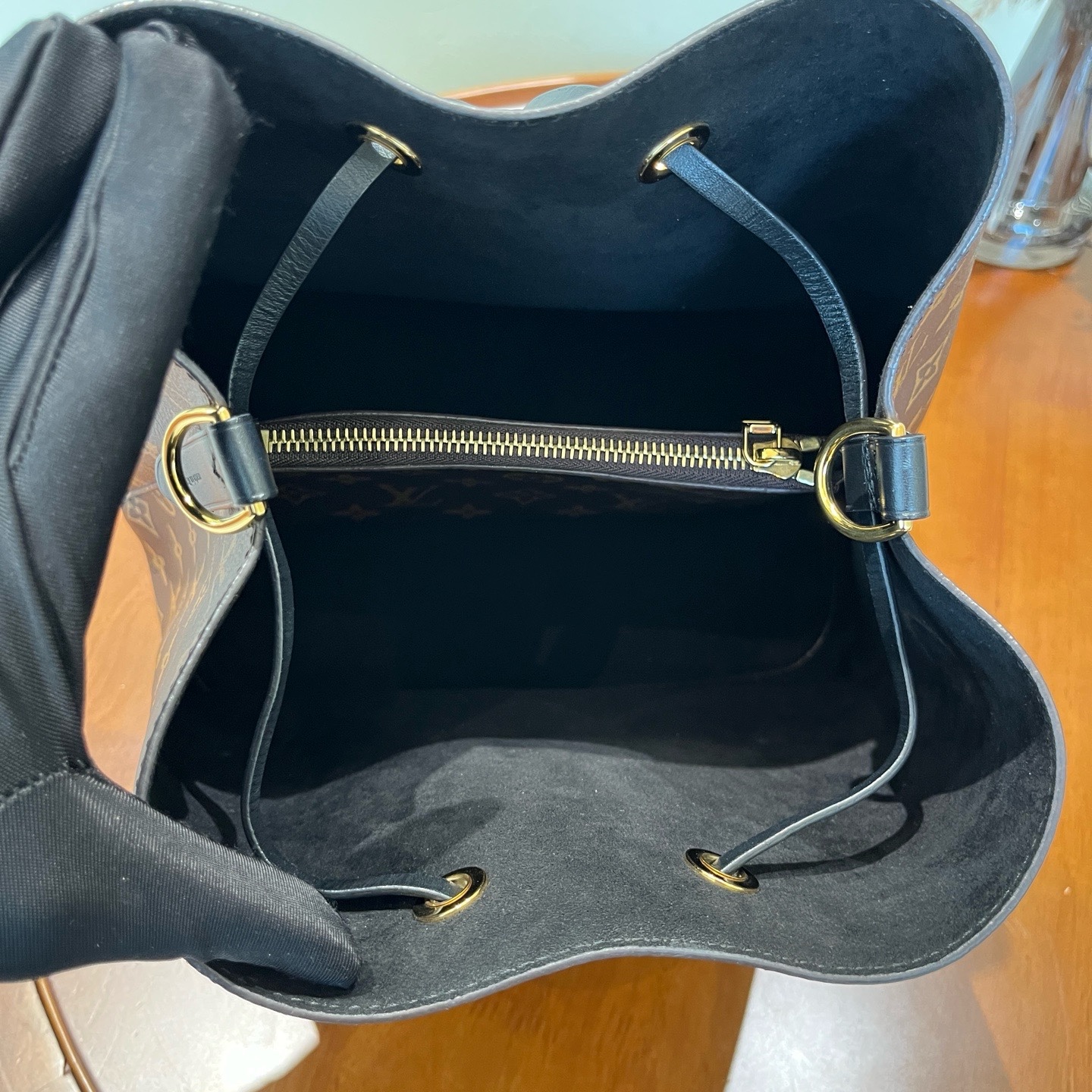 LV Monogram Neonoe Black Bucket Bag Crossbody Authentic - Image 6