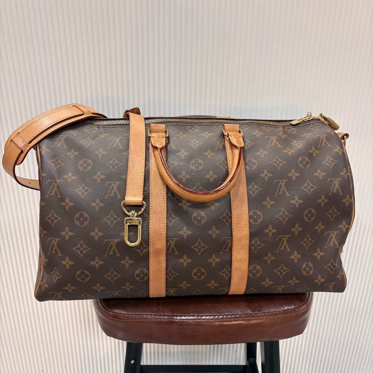 LV Keepall 45 Monogram Travel Duffle Bag Authentic - Image 2